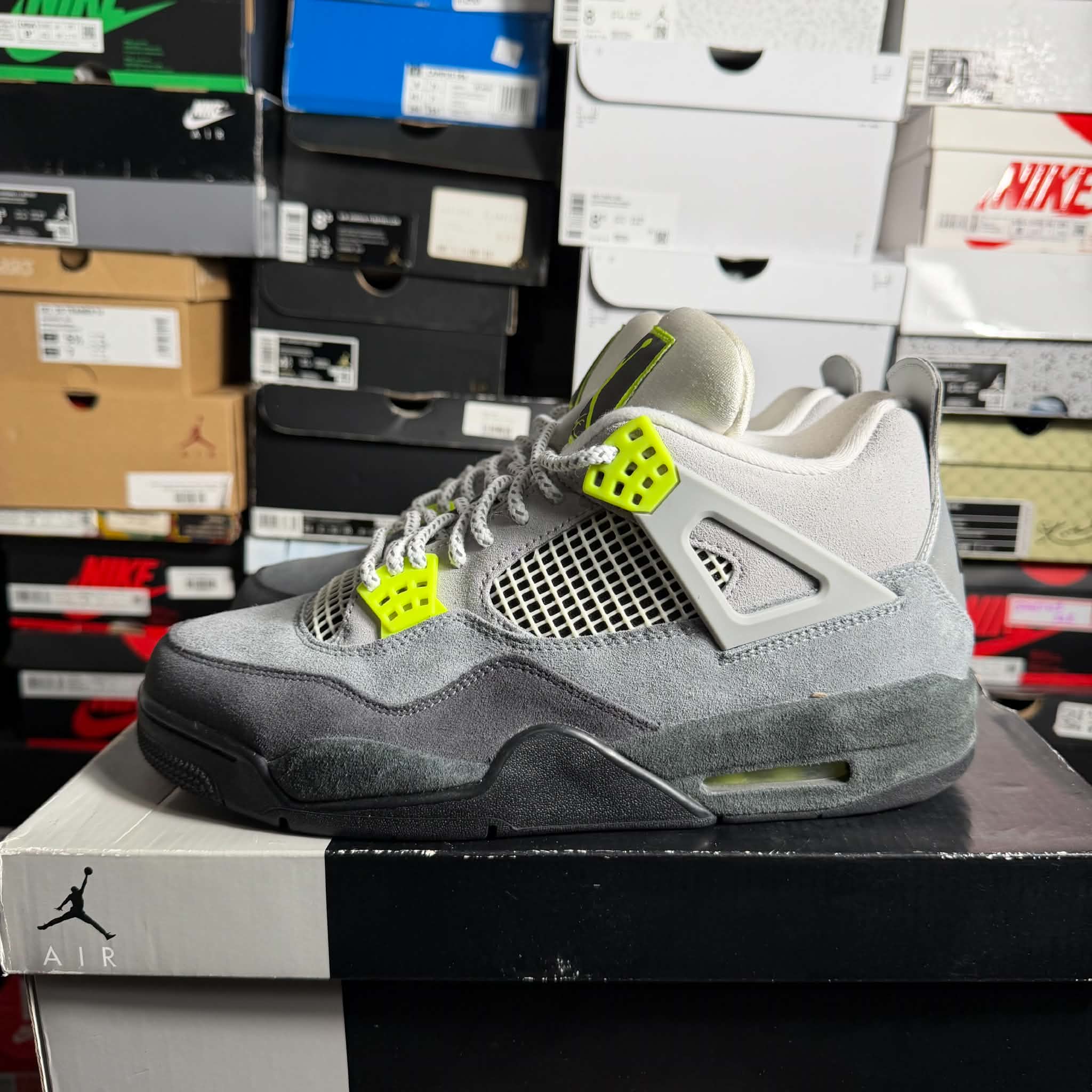 Jordan 4 Neon - Size 10 Mens - Preowned  - OG All