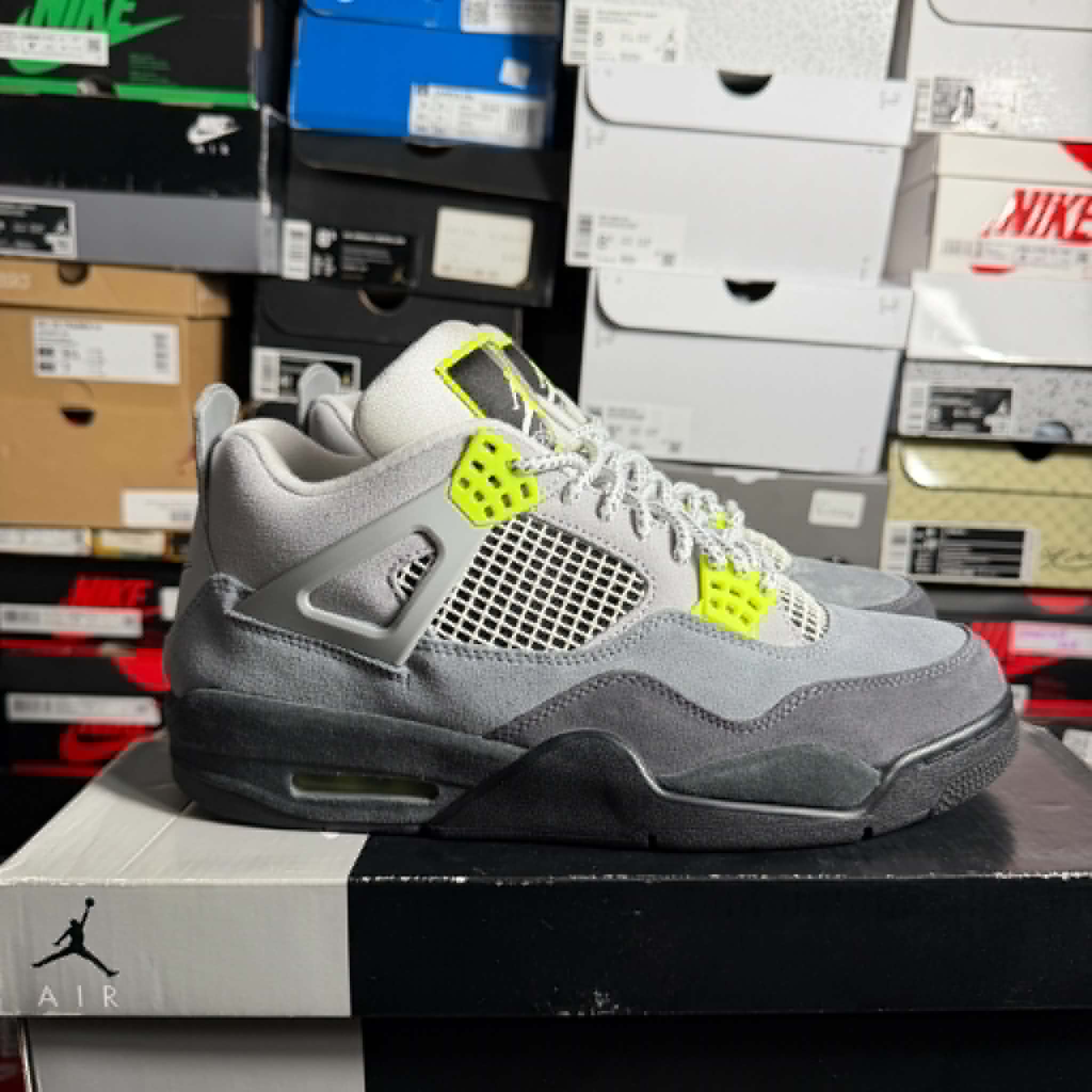 Jordan 4 Neon - Size 10 Mens - Preowned  - OG All