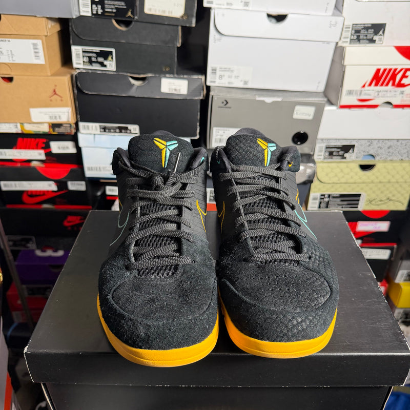 Kobe 4 FTB Snake - SIze 10.5 Mens - Preowned OG All