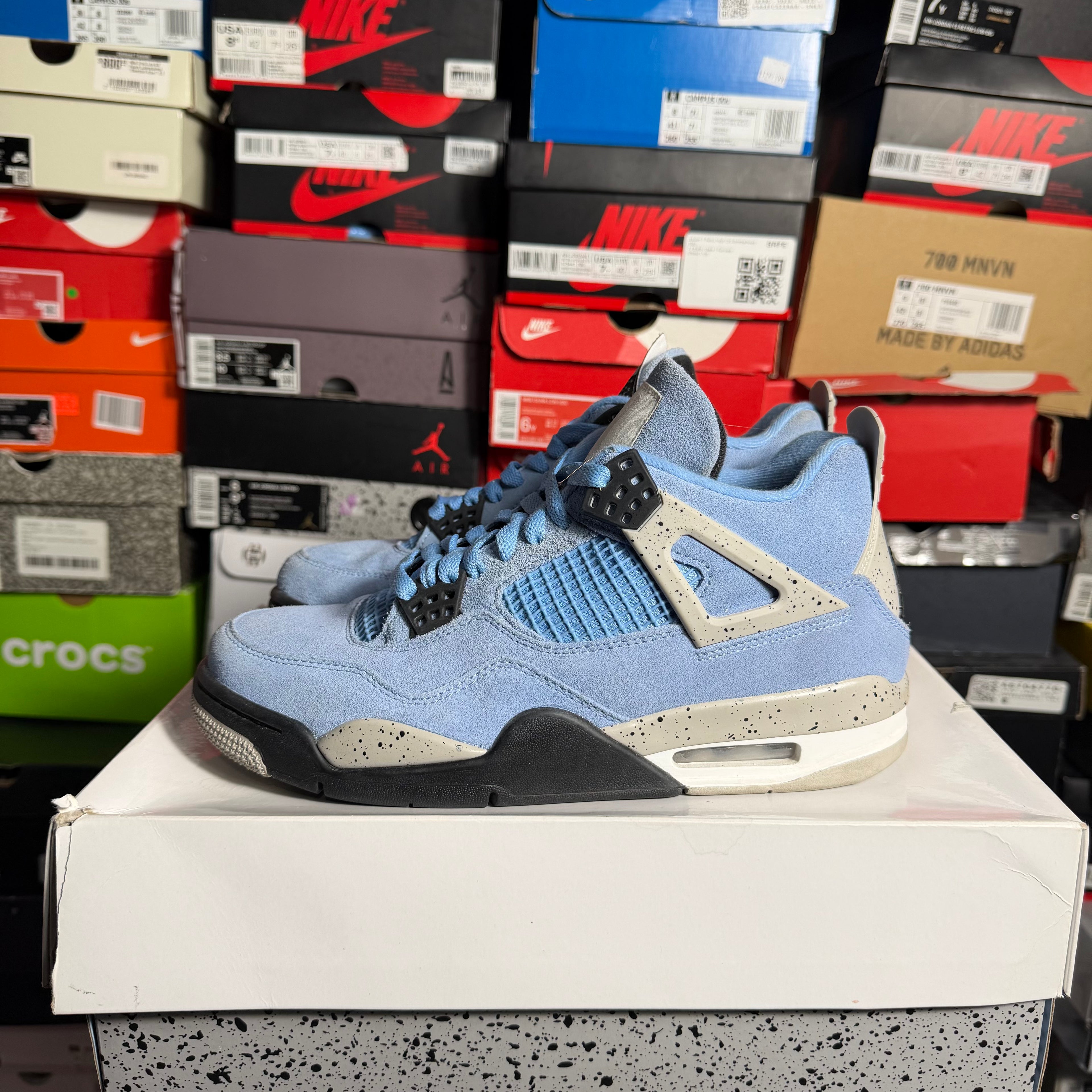 Jordan 4 Retro University Blue (Preowned)