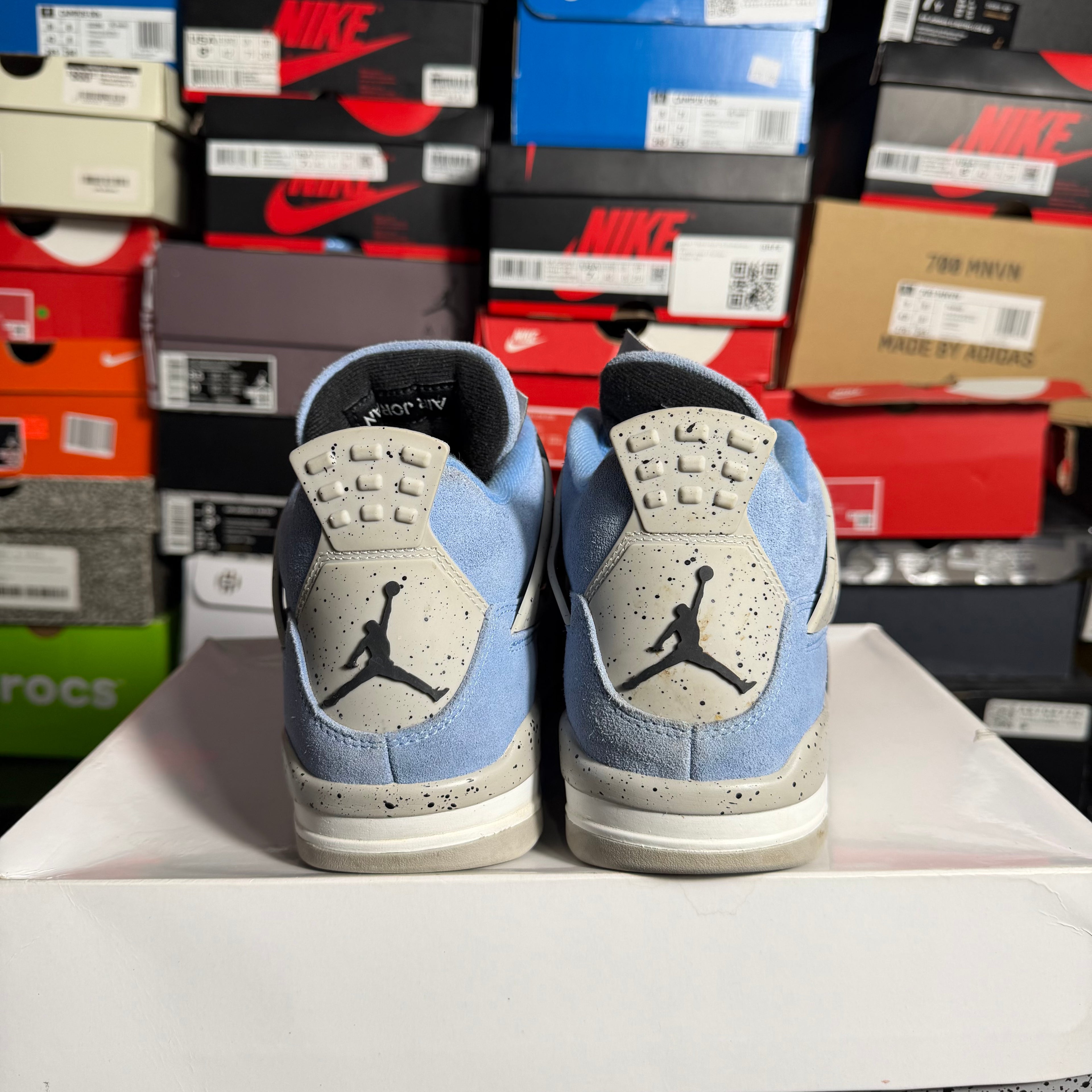 Jordan 4 Retro University Blue (Preowned)