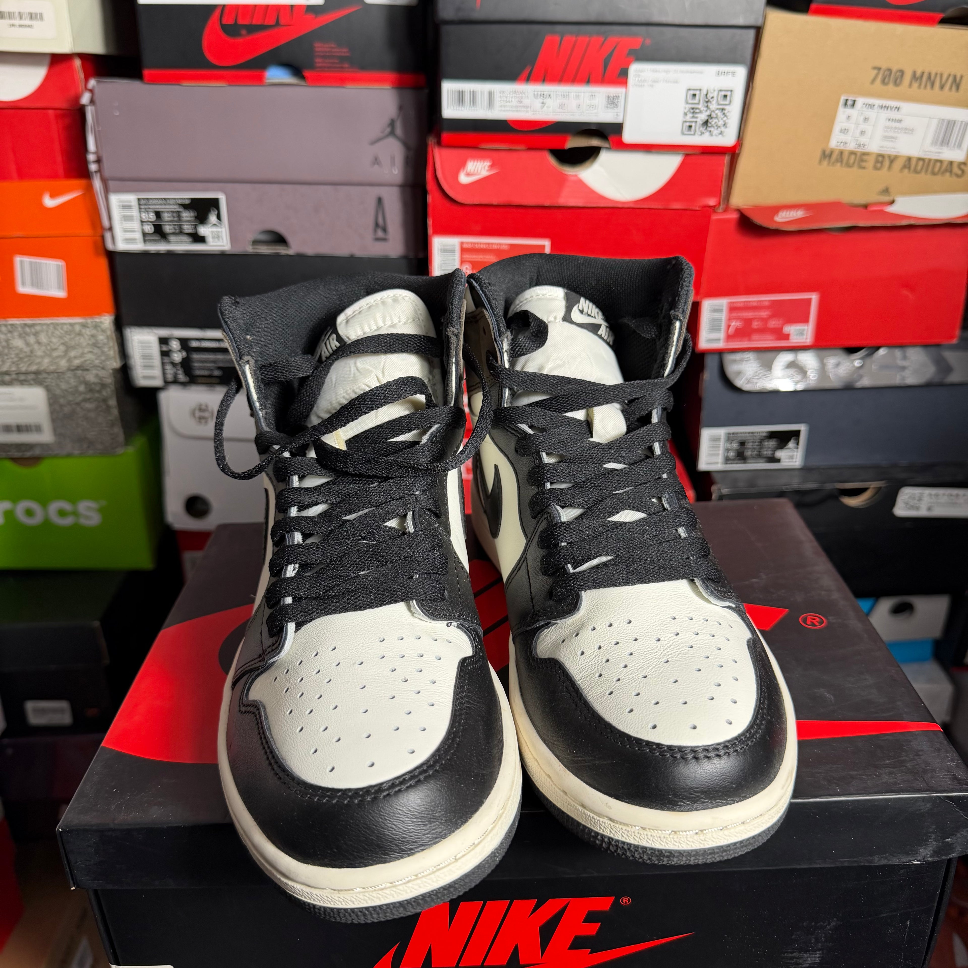 Jordan 1 Retro High Dark Mocha (Preowned)