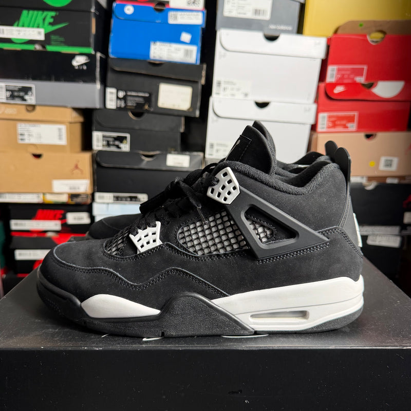 Jordan 4 Retro White Thunder (Preowned)