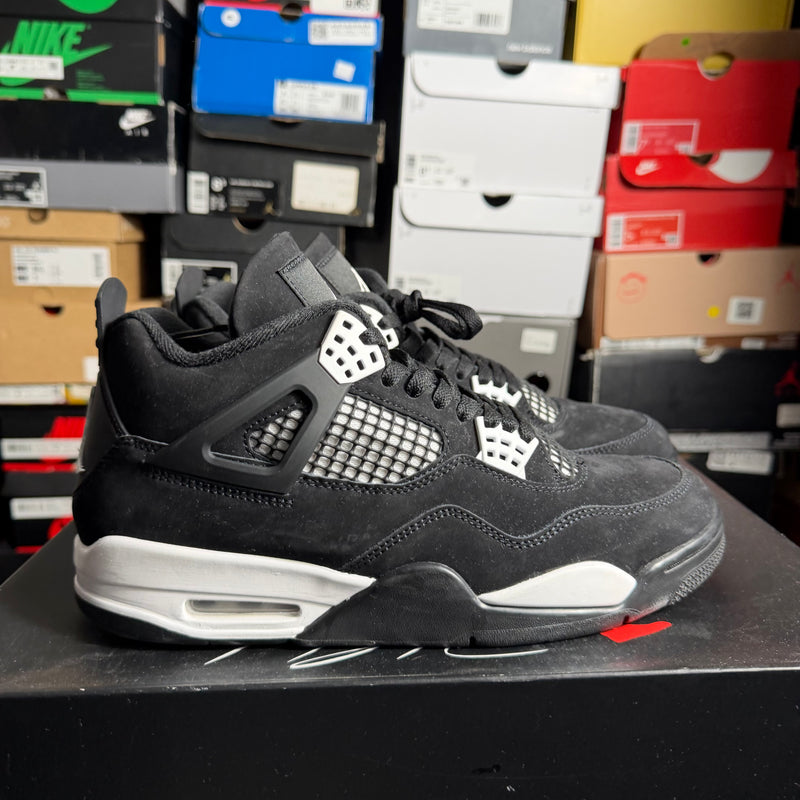 Jordan 4 Retro White Thunder (Preowned)