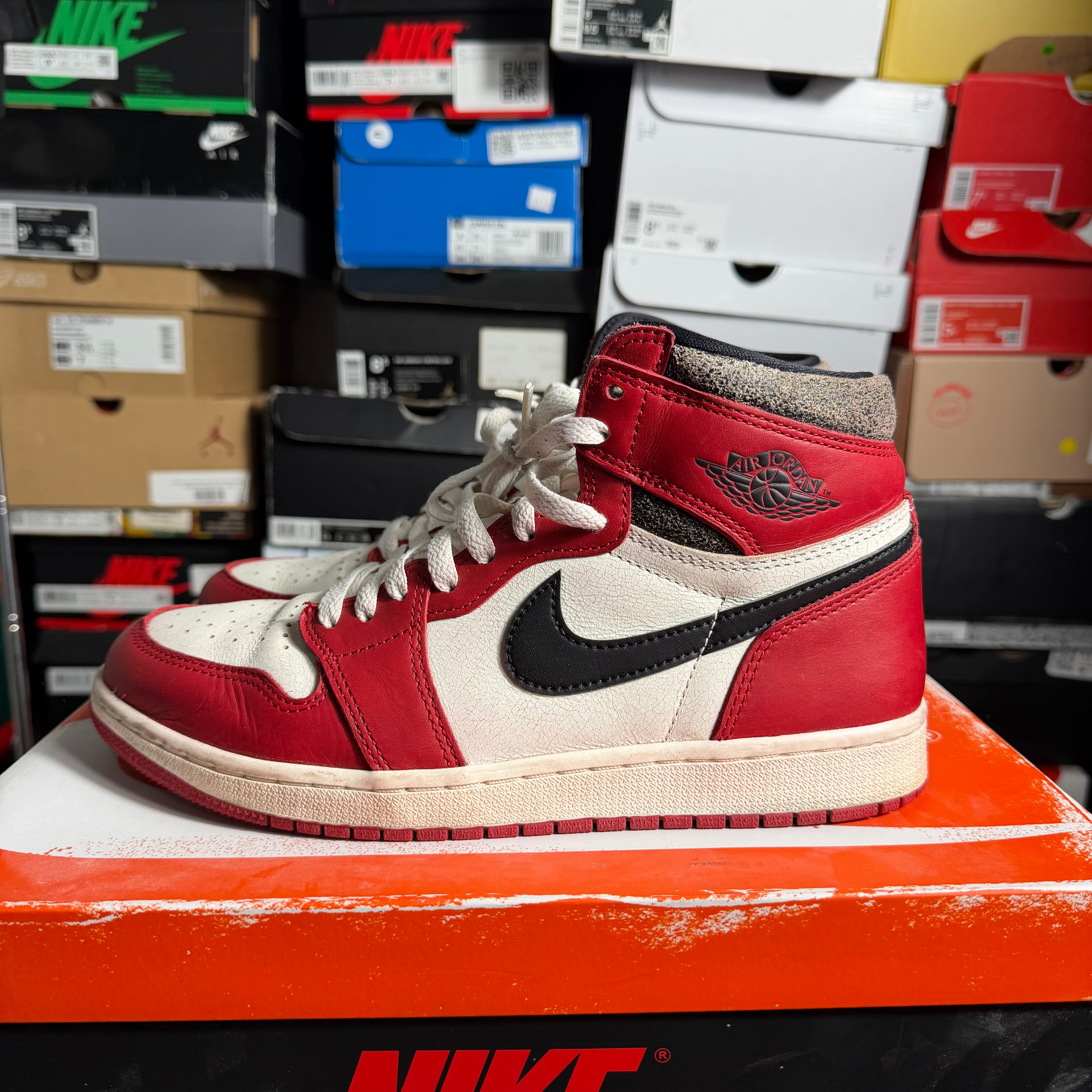 Jordan 1 Retro High OG Chicago Lost and Found (Preowned)