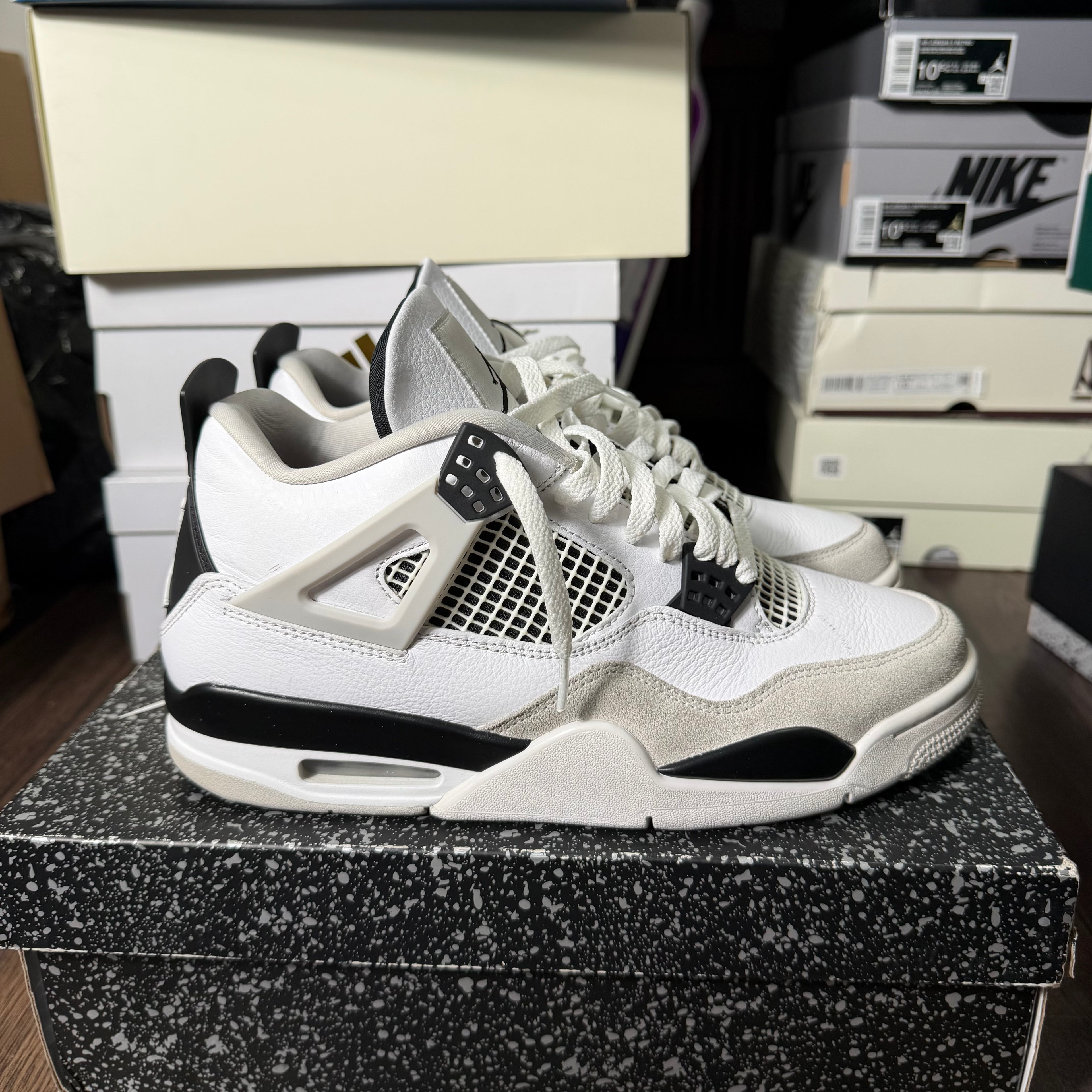 Jordan 4 Retro Military Black (Preowned) (Sz 9)