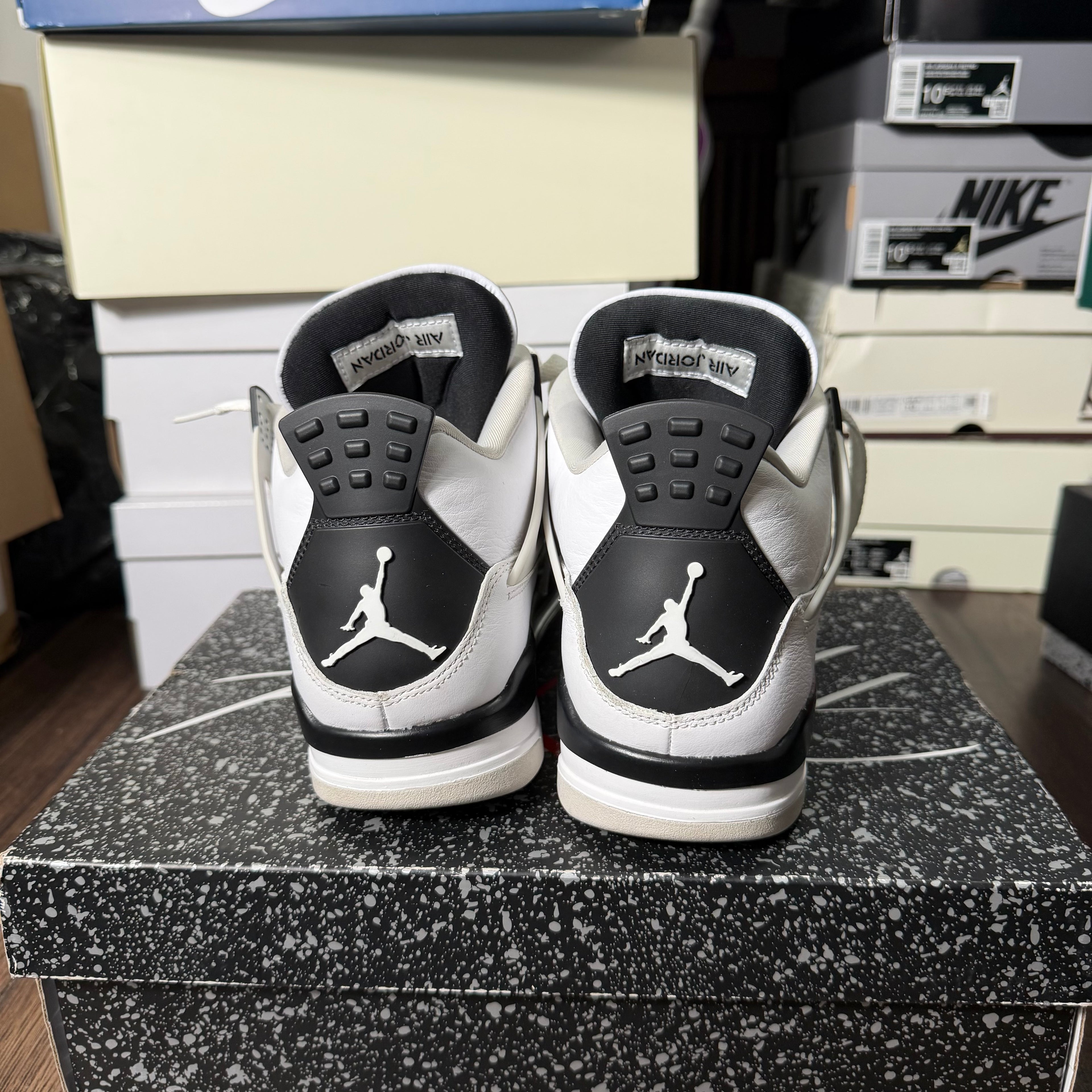 Jordan 4 Retro Military Black (Preowned) (Sz 9)