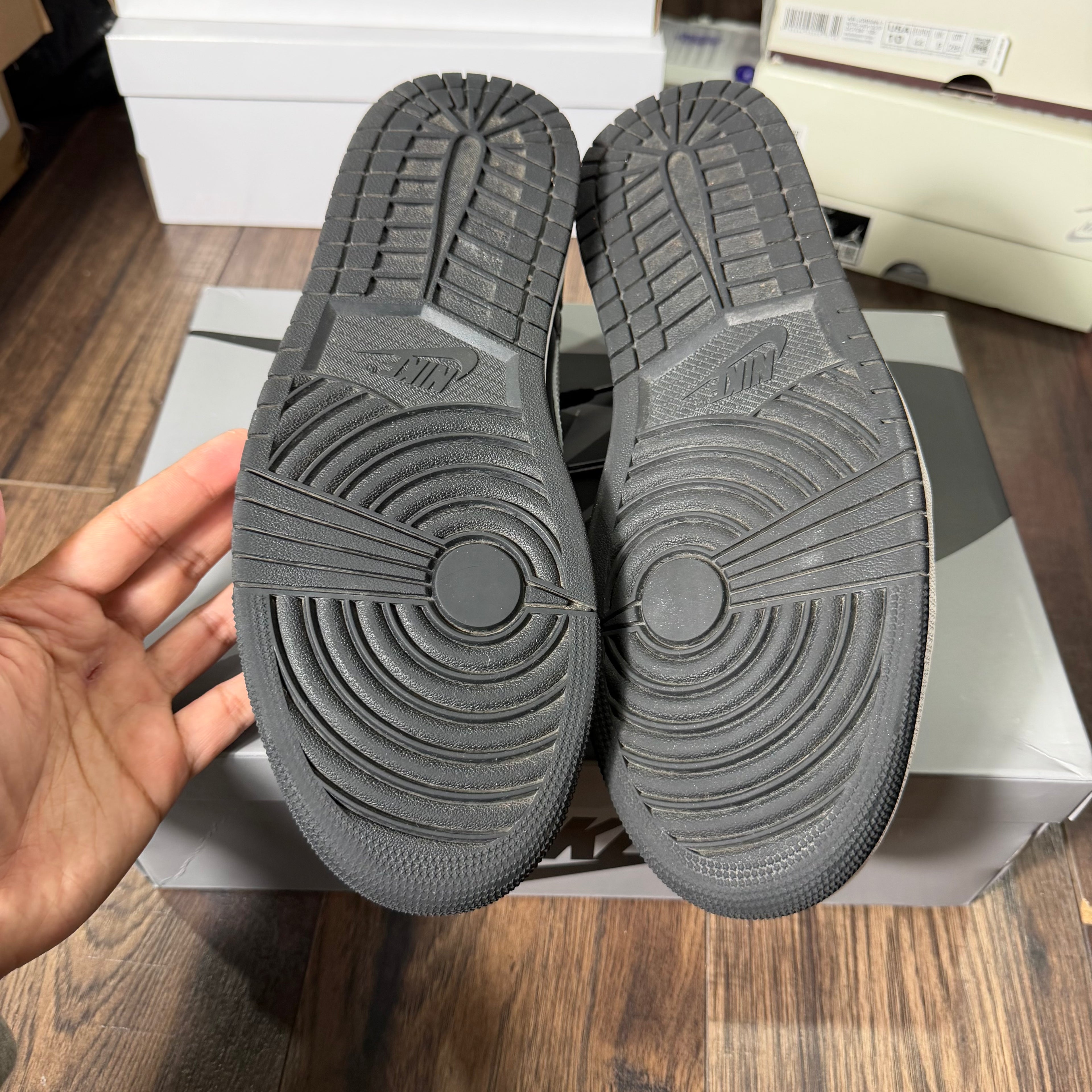 Jordan 1 Retro Low OG Shadow (2024) (Preowned)