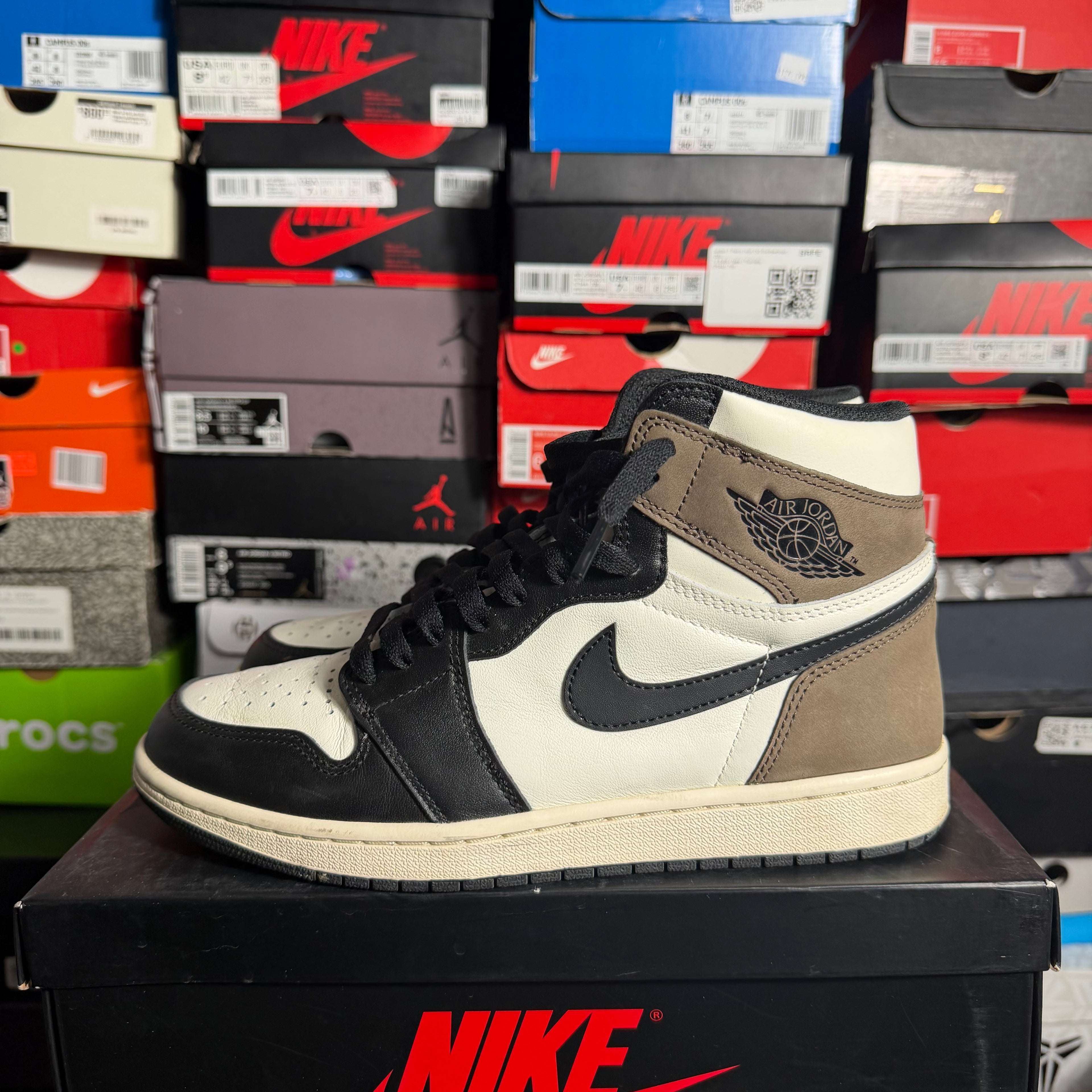 Jordan 1 Retro High Dark Mocha (Preowned) (Size 9.5)