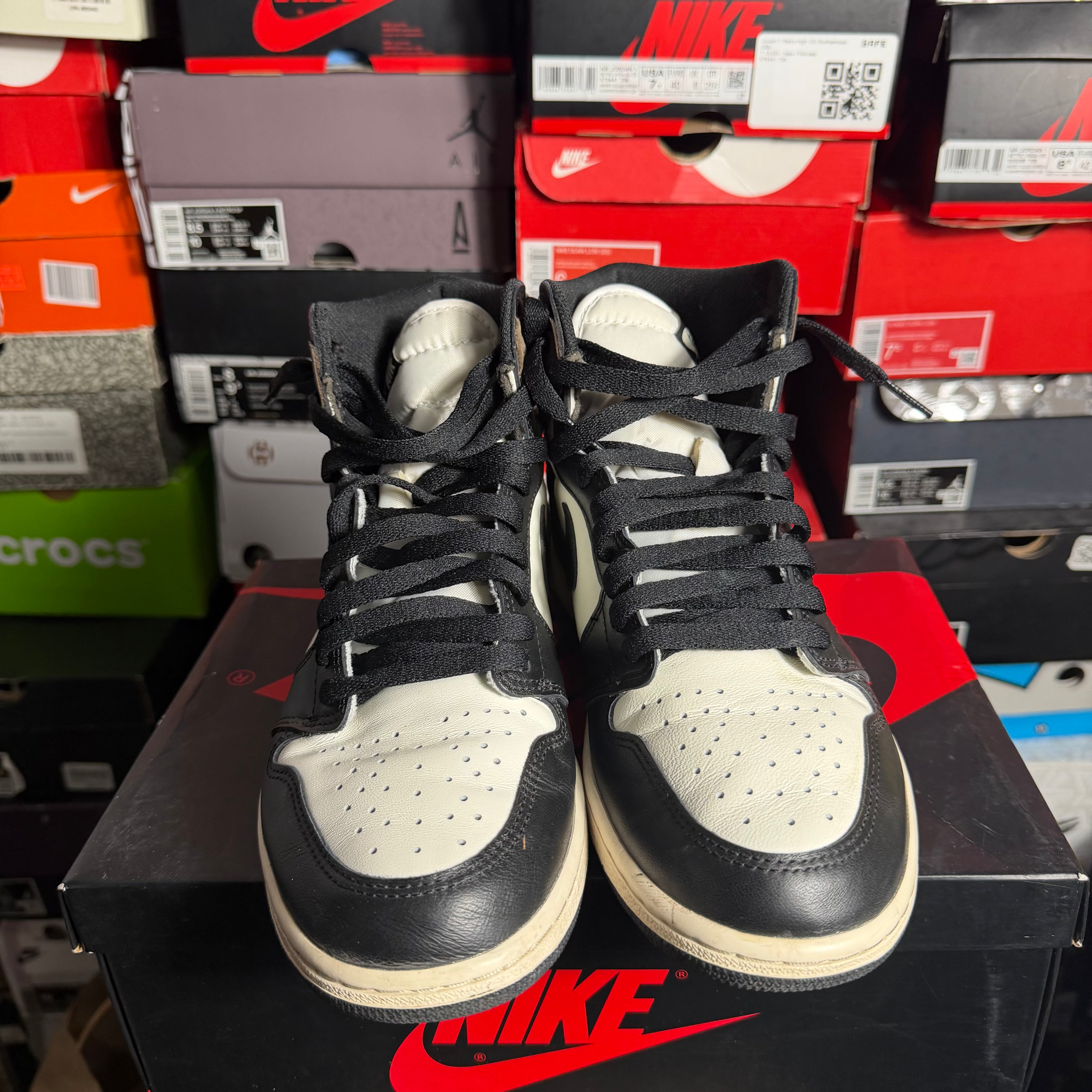 Jordan 1 Retro High Dark Mocha (Preowned) (Size 9.5)