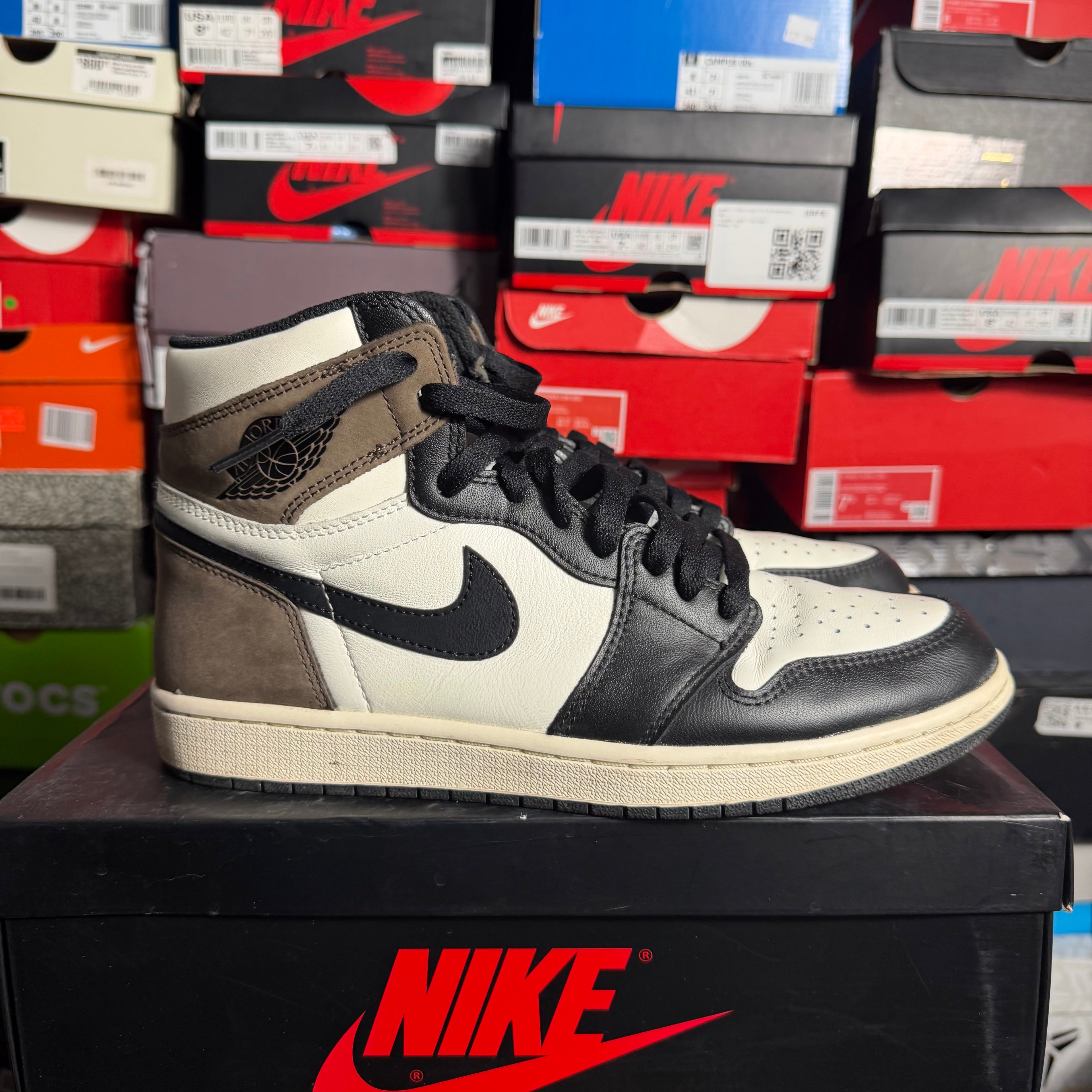 Jordan 1 Retro High Dark Mocha (Preowned) (Size 9.5)