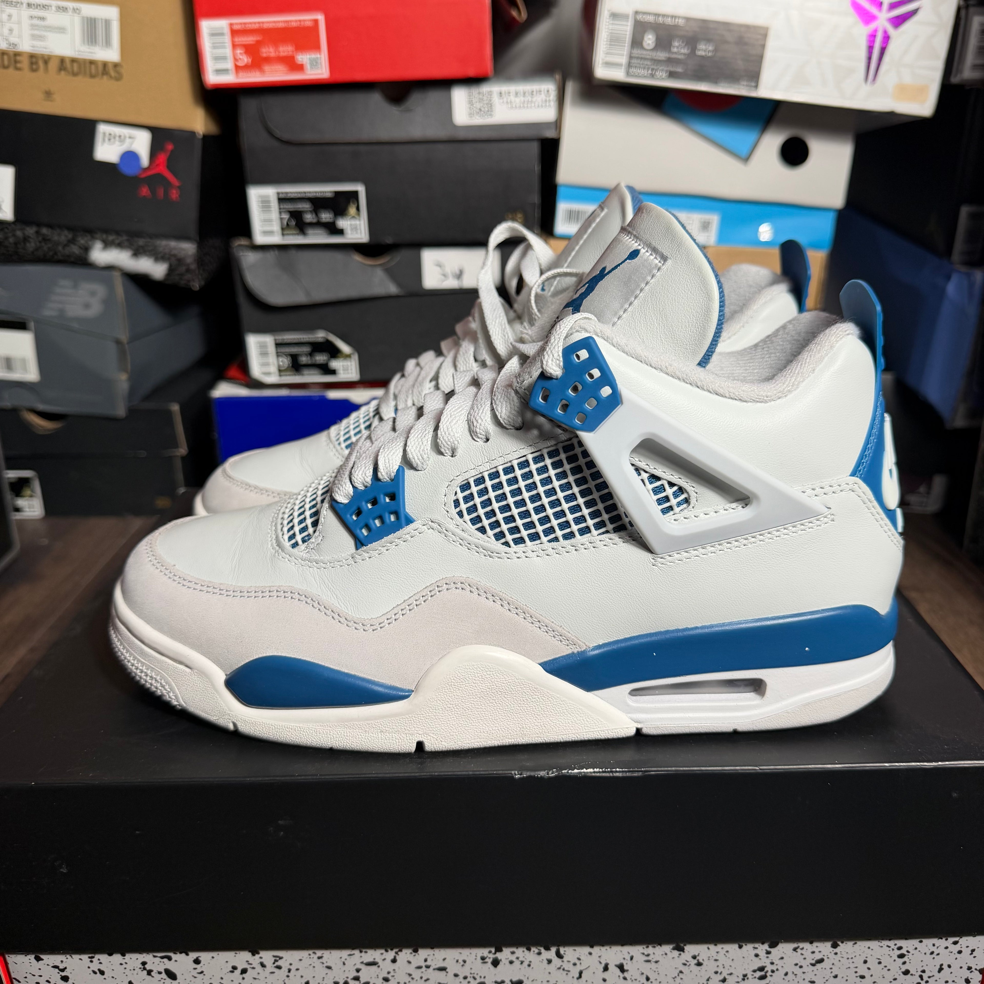 Jordan 4 Retro Military Blue (2024) (Preowned) (Sz 9.5)