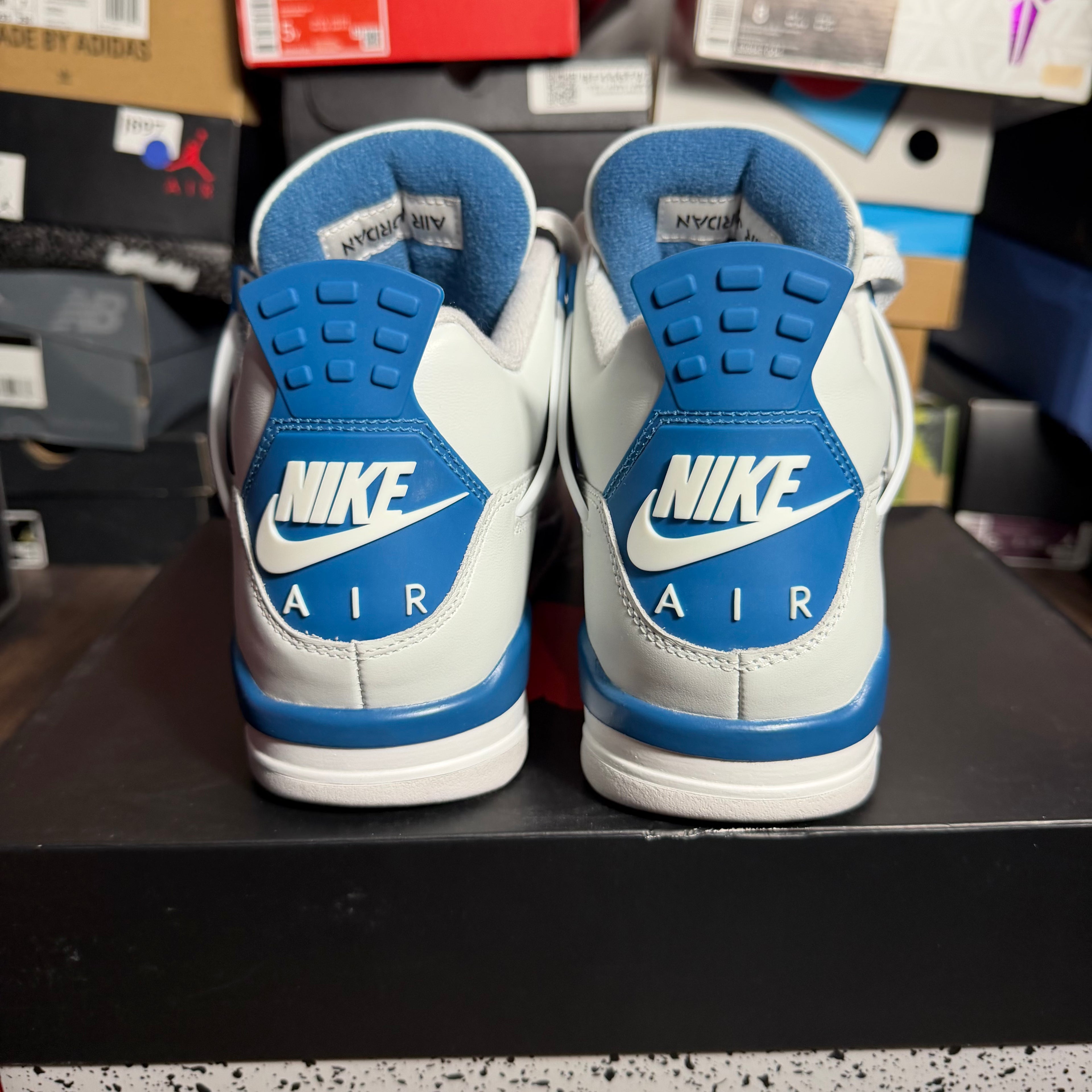 Jordan 4 Retro Military Blue (2024) (Preowned) (Sz 9.5)