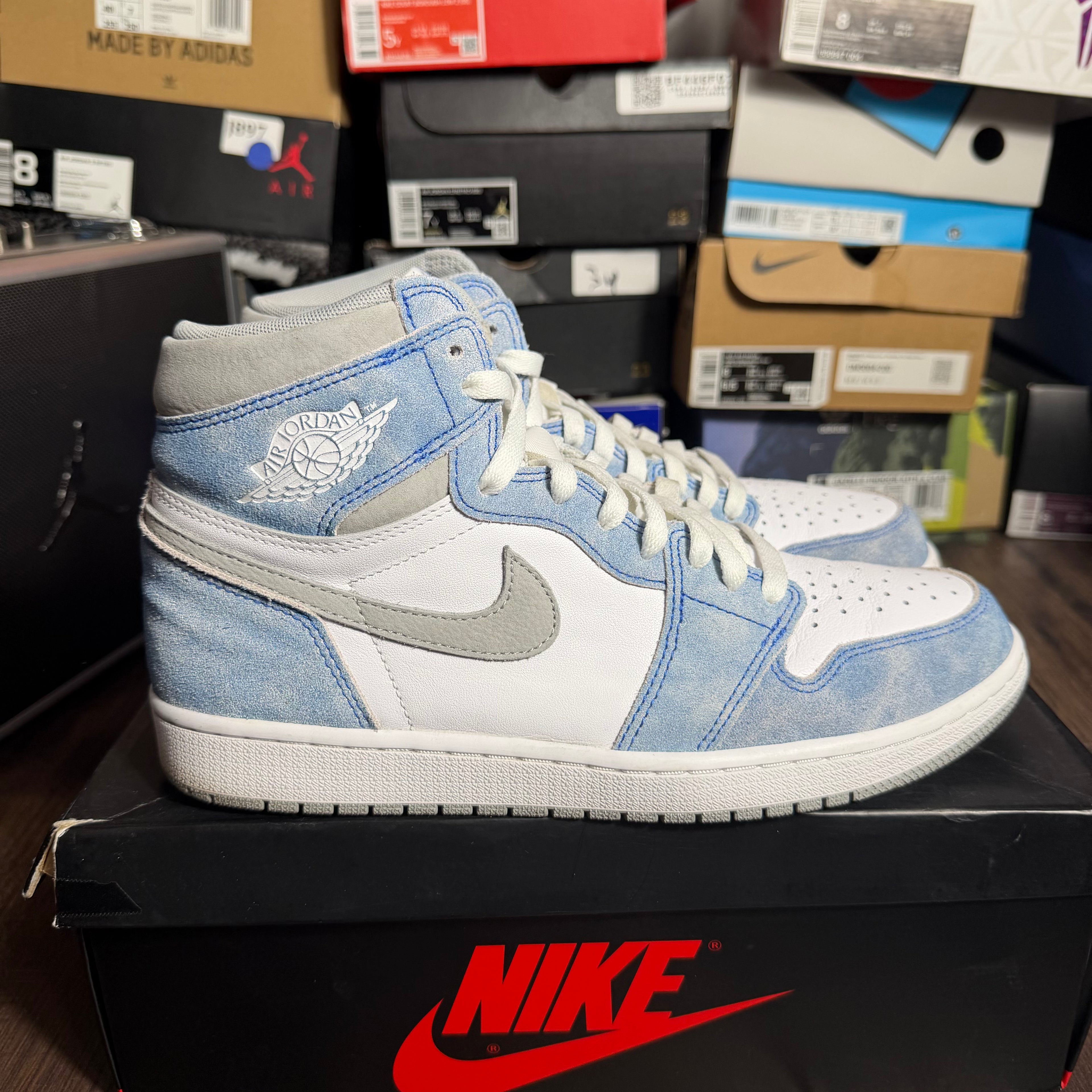 Jordan 1 Retro High OG Hyper Royal (Preowned)