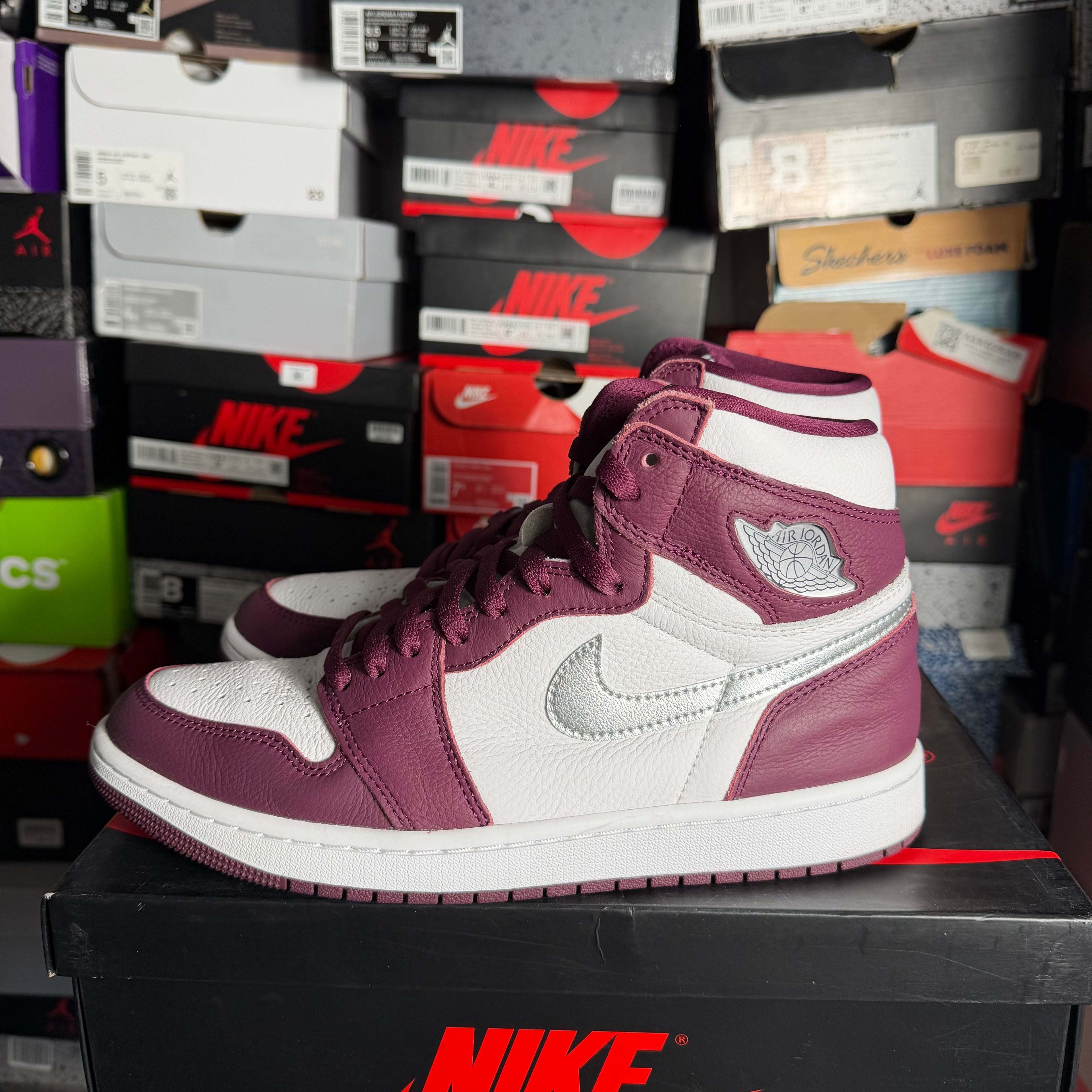 Jordan 1 Retro High OG Bordeaux (Preowned) (Sz 9.5)