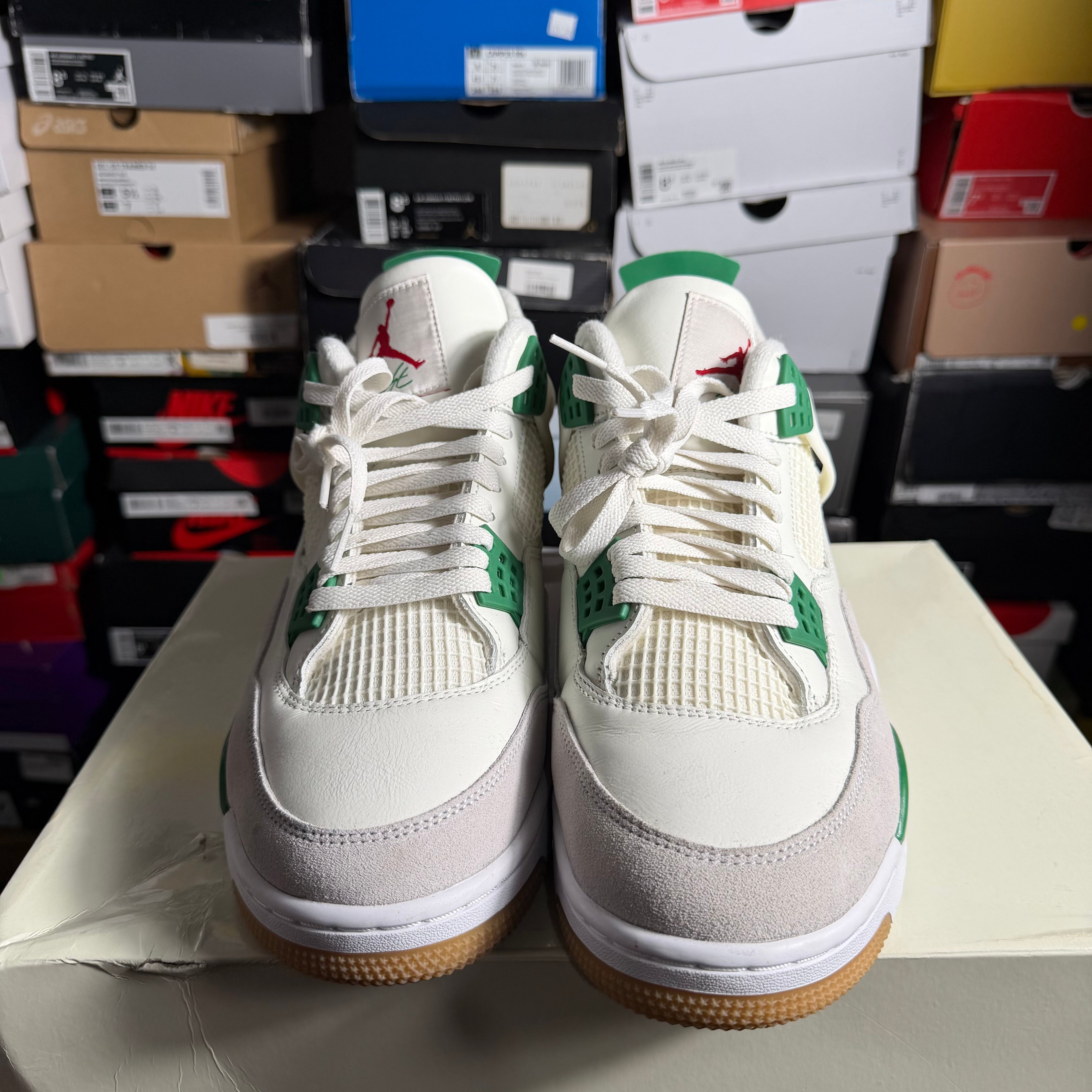 Jordan 4 Retro SB Pine Green (Preowned)