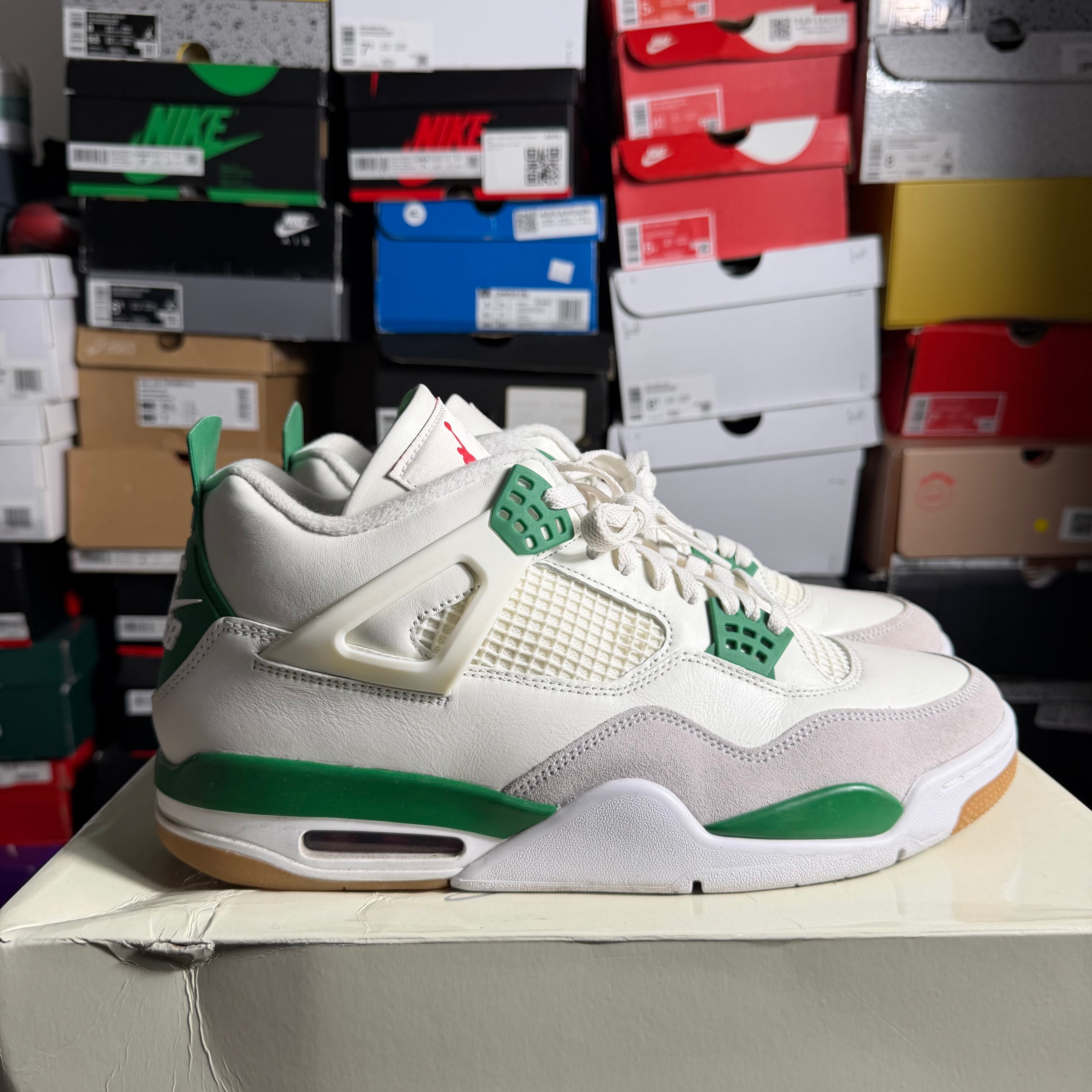 Jordan 4 Retro SB Pine Green (Preowned)