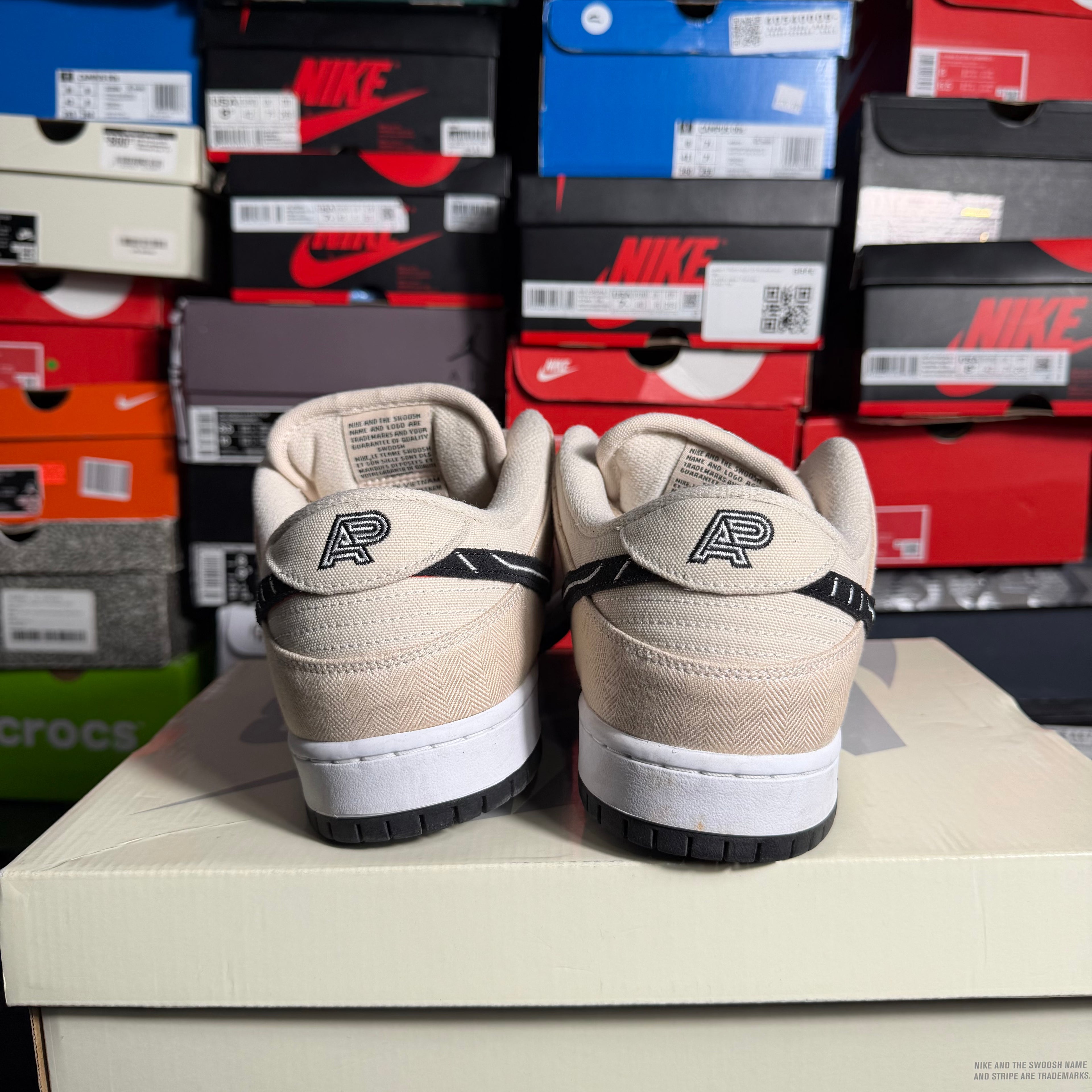 Nike SB Dunk Low Albino & Preto (Preowned)