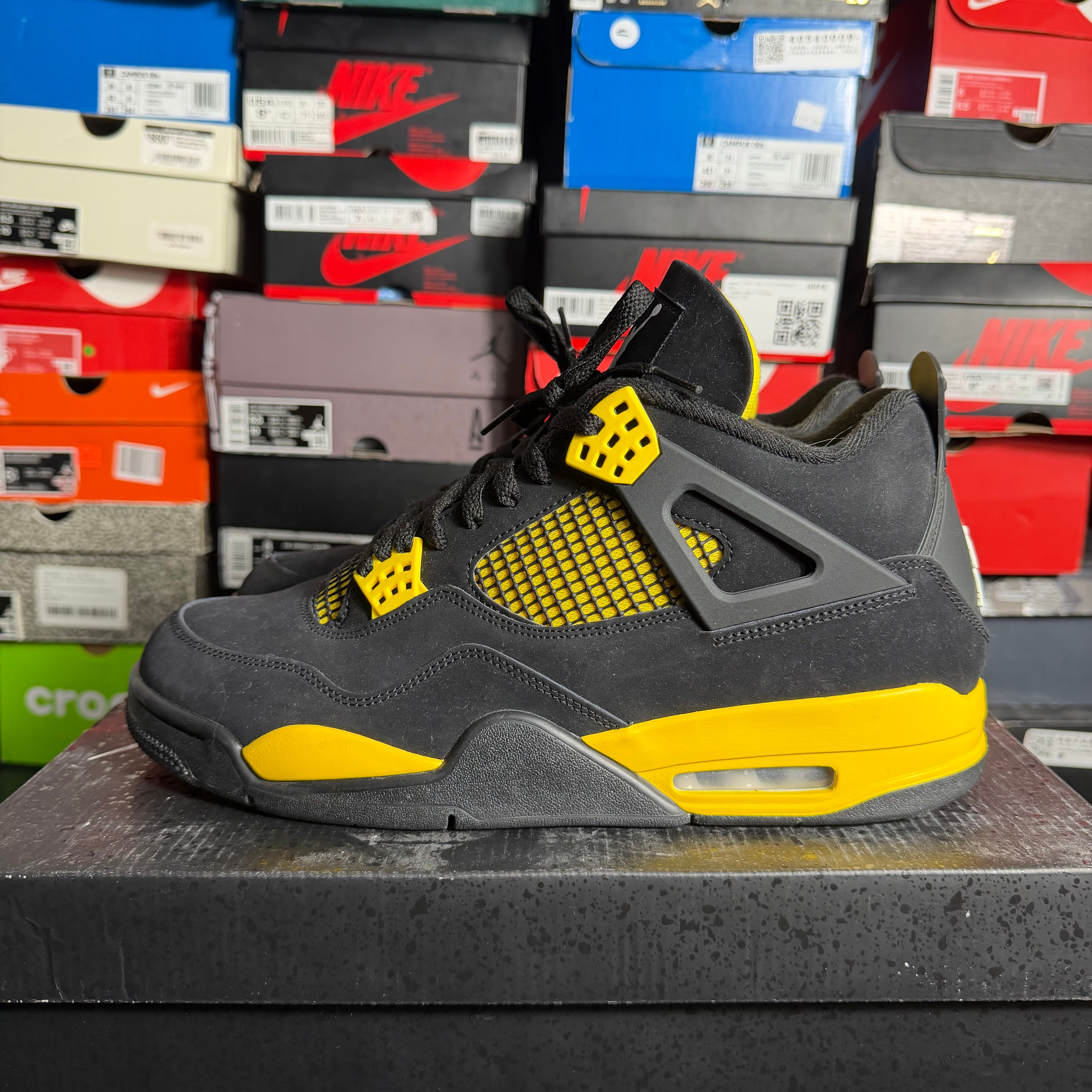 Jordan 4 Retro Thunder (2023) (Preowned)