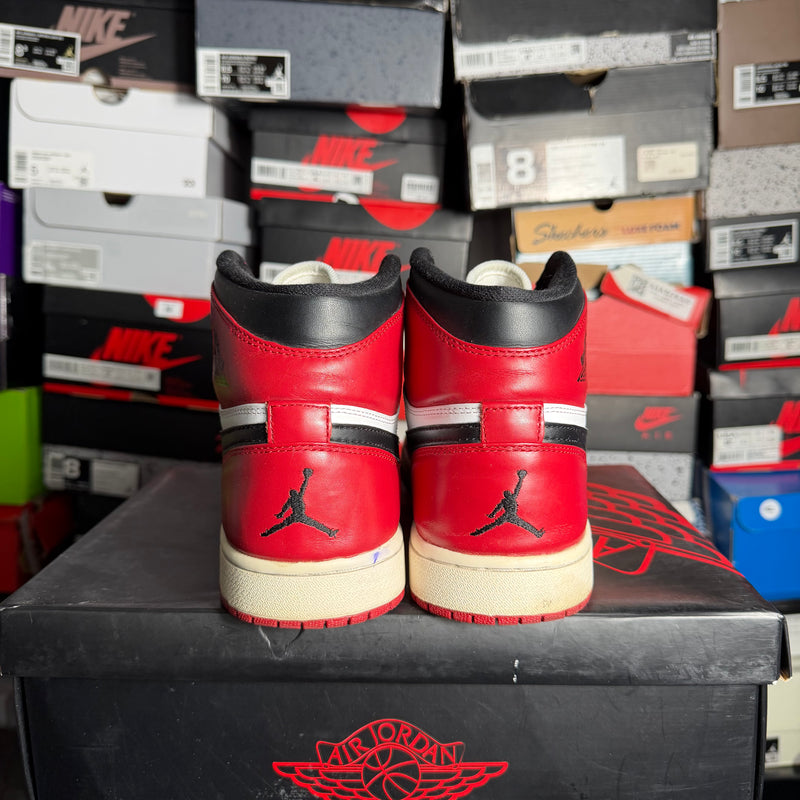 Jordan 1 Retro Chicago (2013) (Preowned)