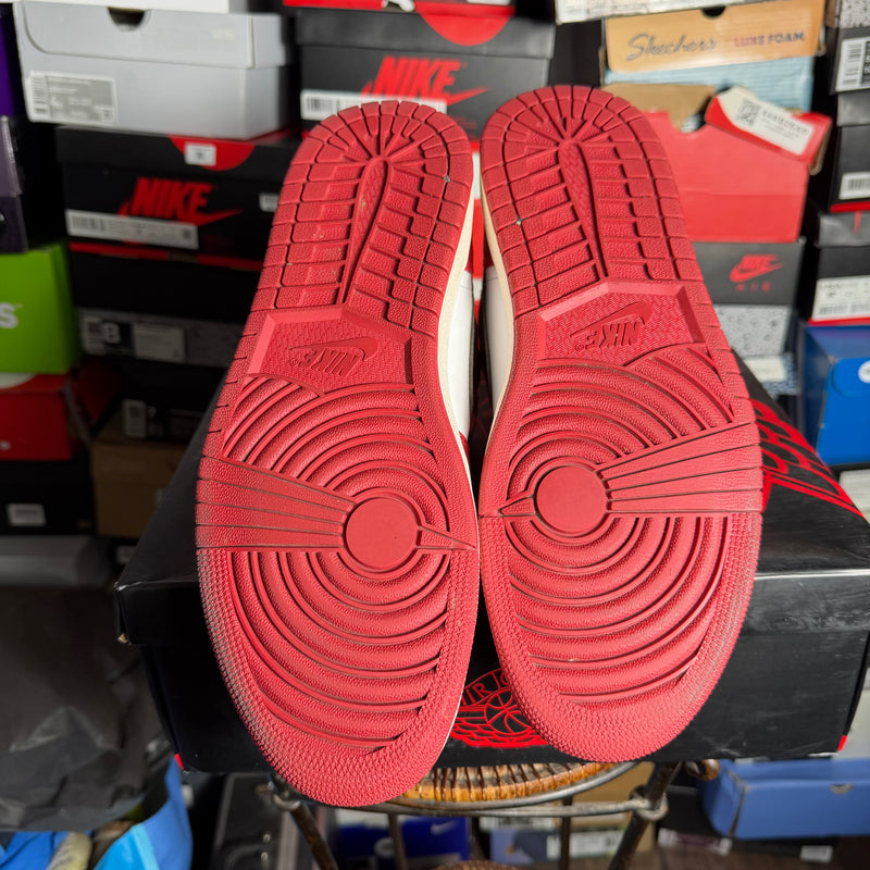 Jordan 1 Retro Chicago (2013) (Preowned)