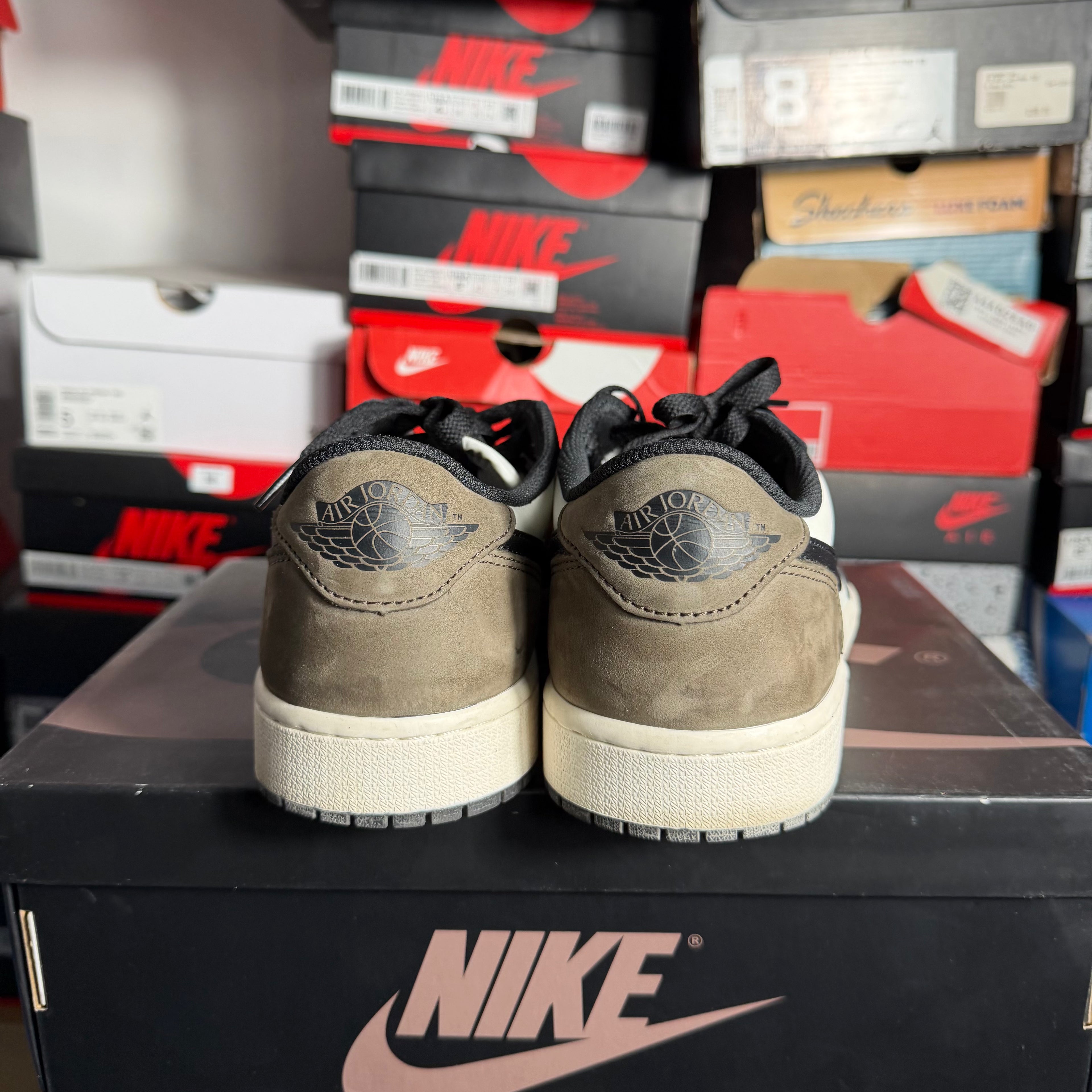 Jordan 1 Retro Low OG Mocha (Preowned) (Sz 8.5)
