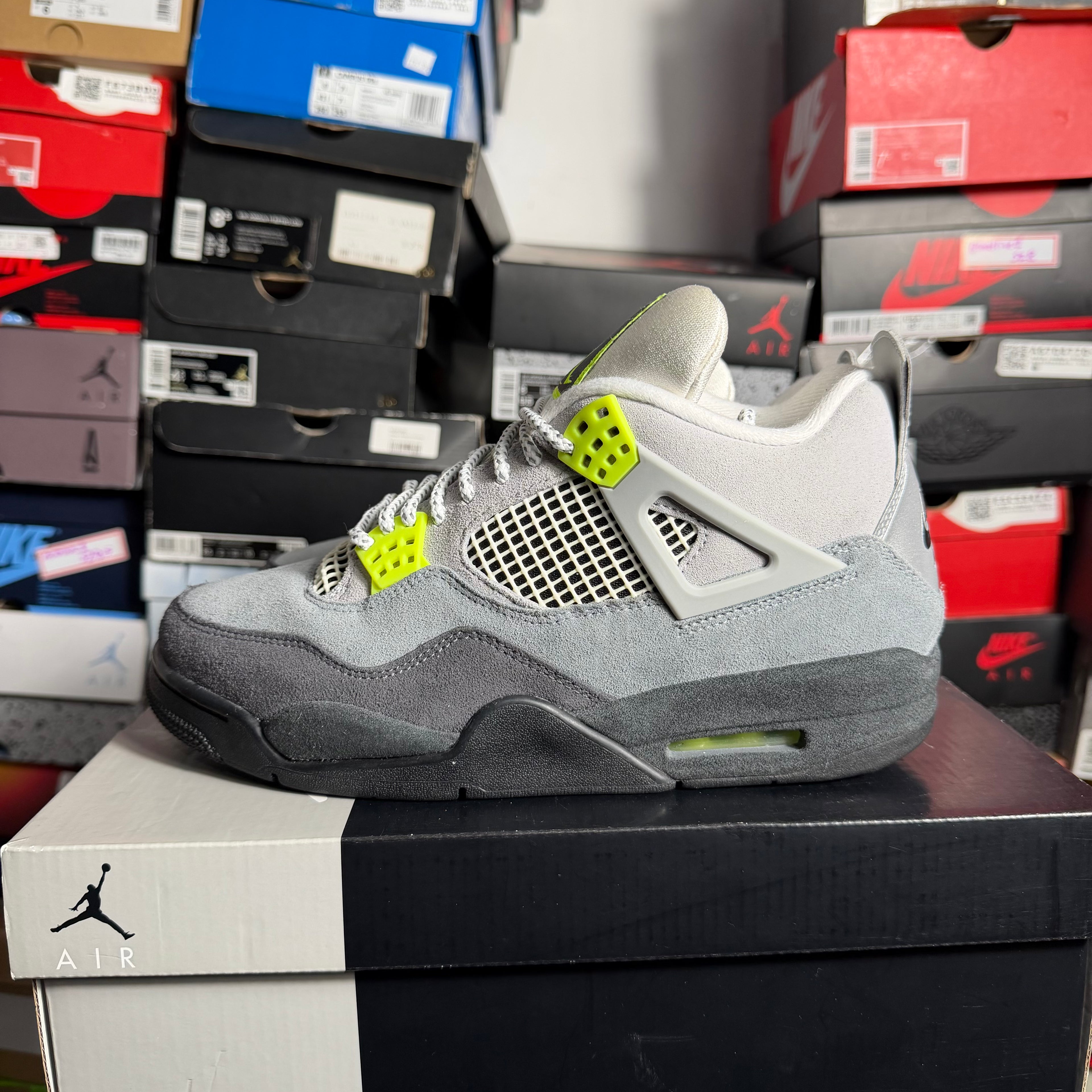 Jordan 4 Retro SE 95 Neon (Preowned)