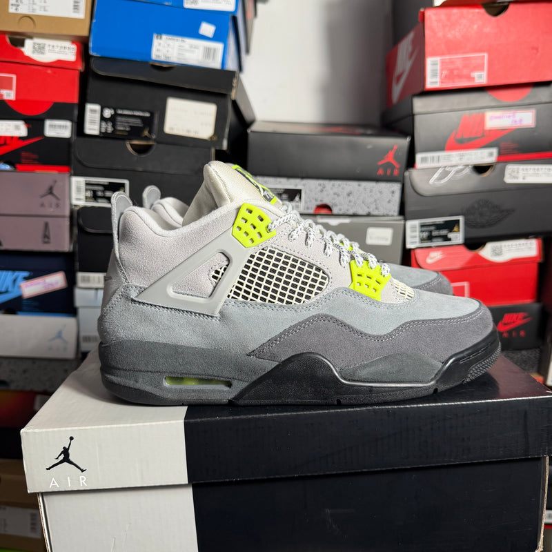 Jordan 4 Retro SE 95 Neon (Preowned)