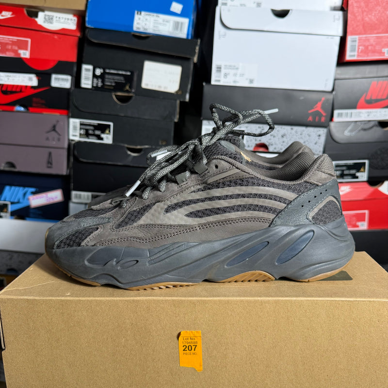 adidas Yeezy Boost 700 V2 Geode (Preowned)