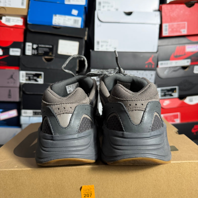 adidas Yeezy Boost 700 V2 Geode (Preowned)