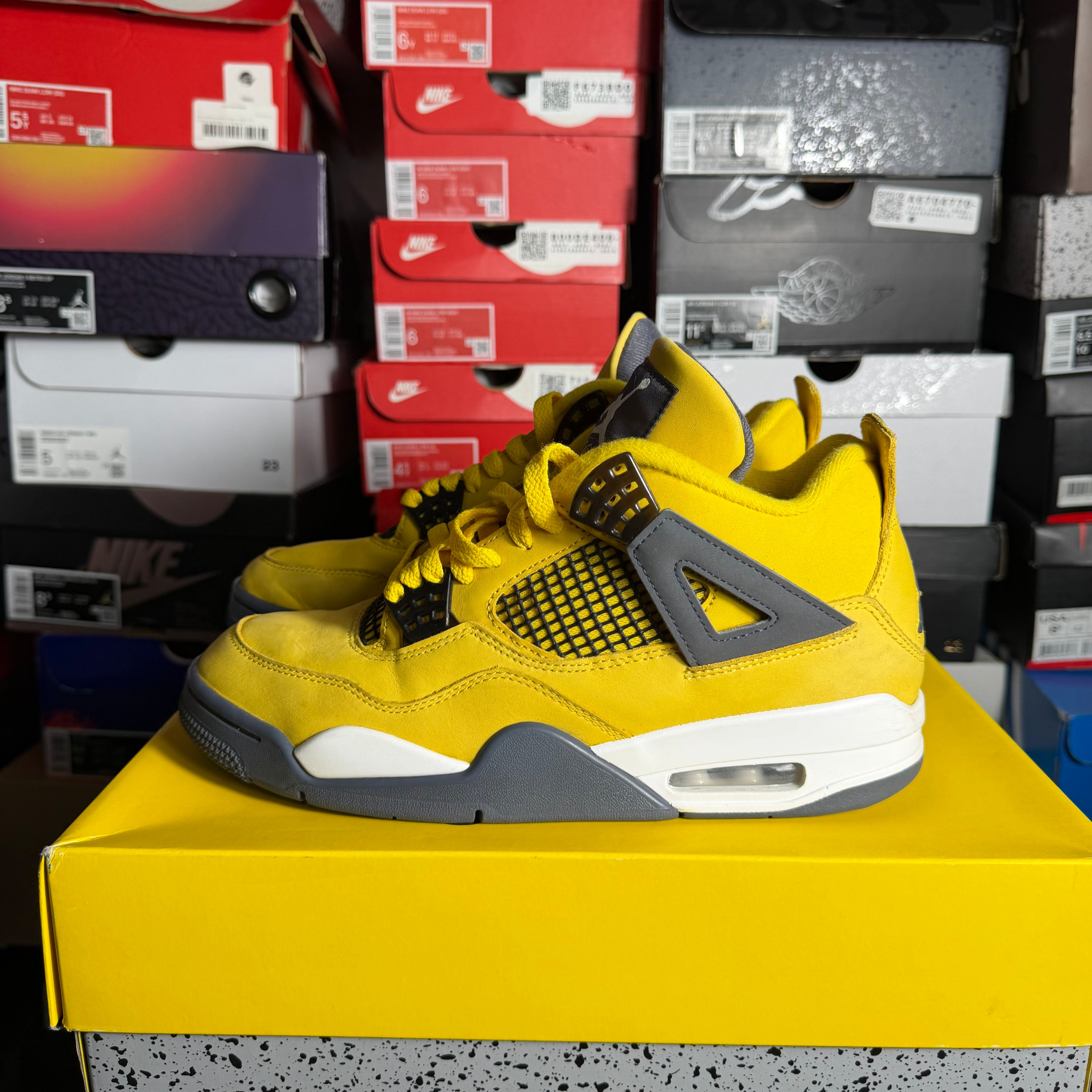 Jordan 4 Retro Lightning (Preowned) (Sz 8)