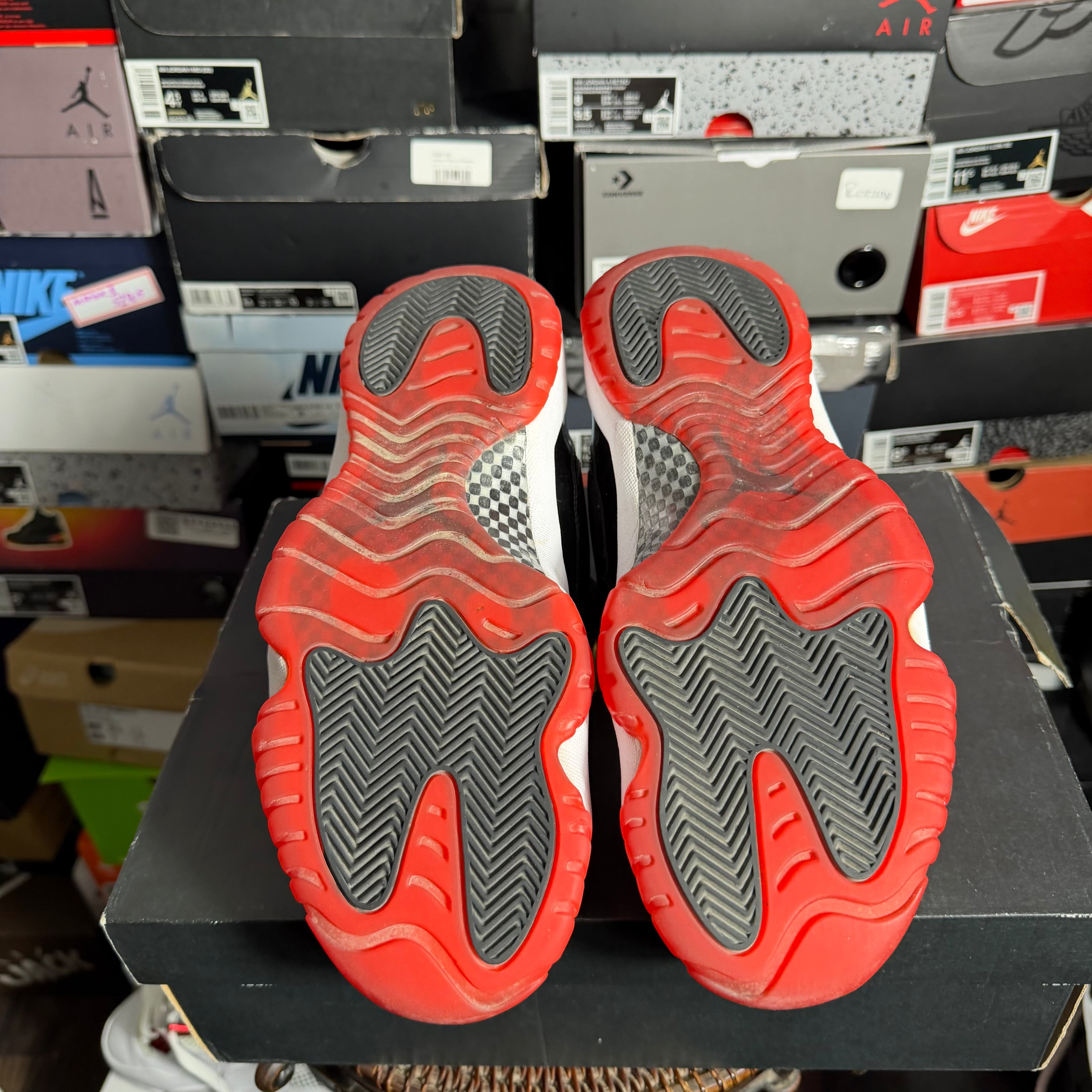Jordan 11 Retro Low Bred (2015) (Preowned)