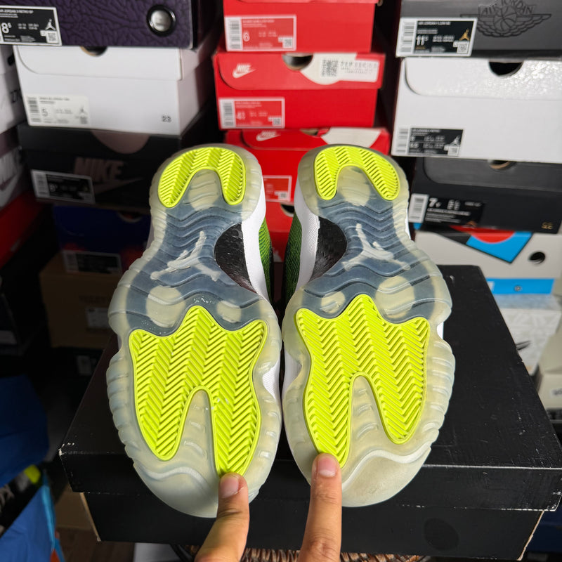 Jordan 11 Retro Low Green Snakeskin (Preowned)
