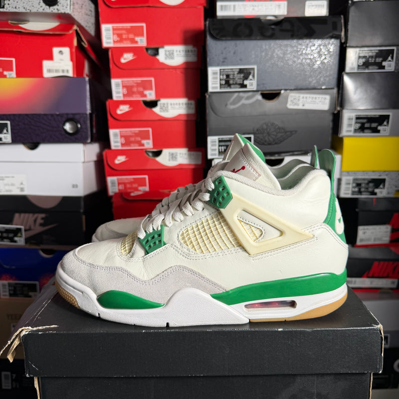 Jordan 4 Retro SB Pine Green (Preowned) (Sz 9.5)