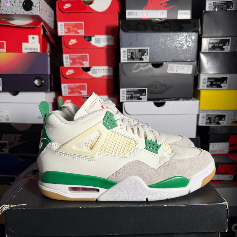 Jordan 4 Retro SB Pine Green (Preowned) (Sz 9.5)