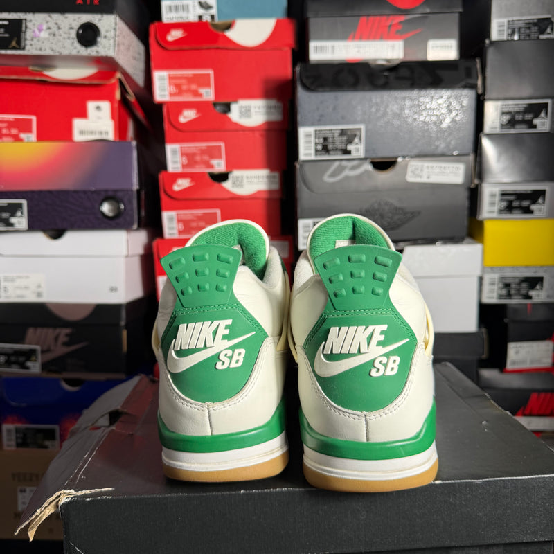 Jordan 4 Retro SB Pine Green (Preowned) (Sz 9.5)