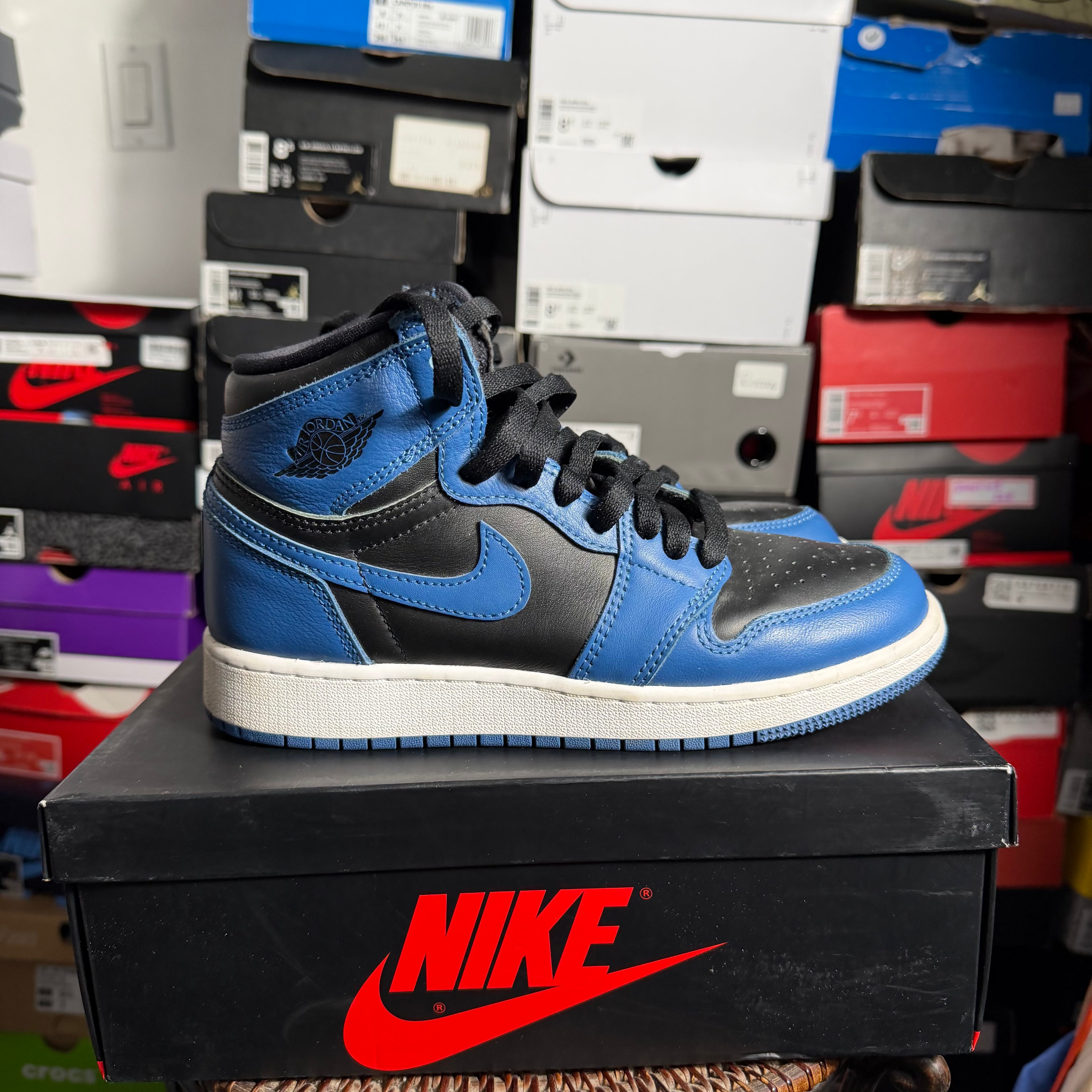 Jordan 1 Retro High OG Dark Marina Blue (Preowned)