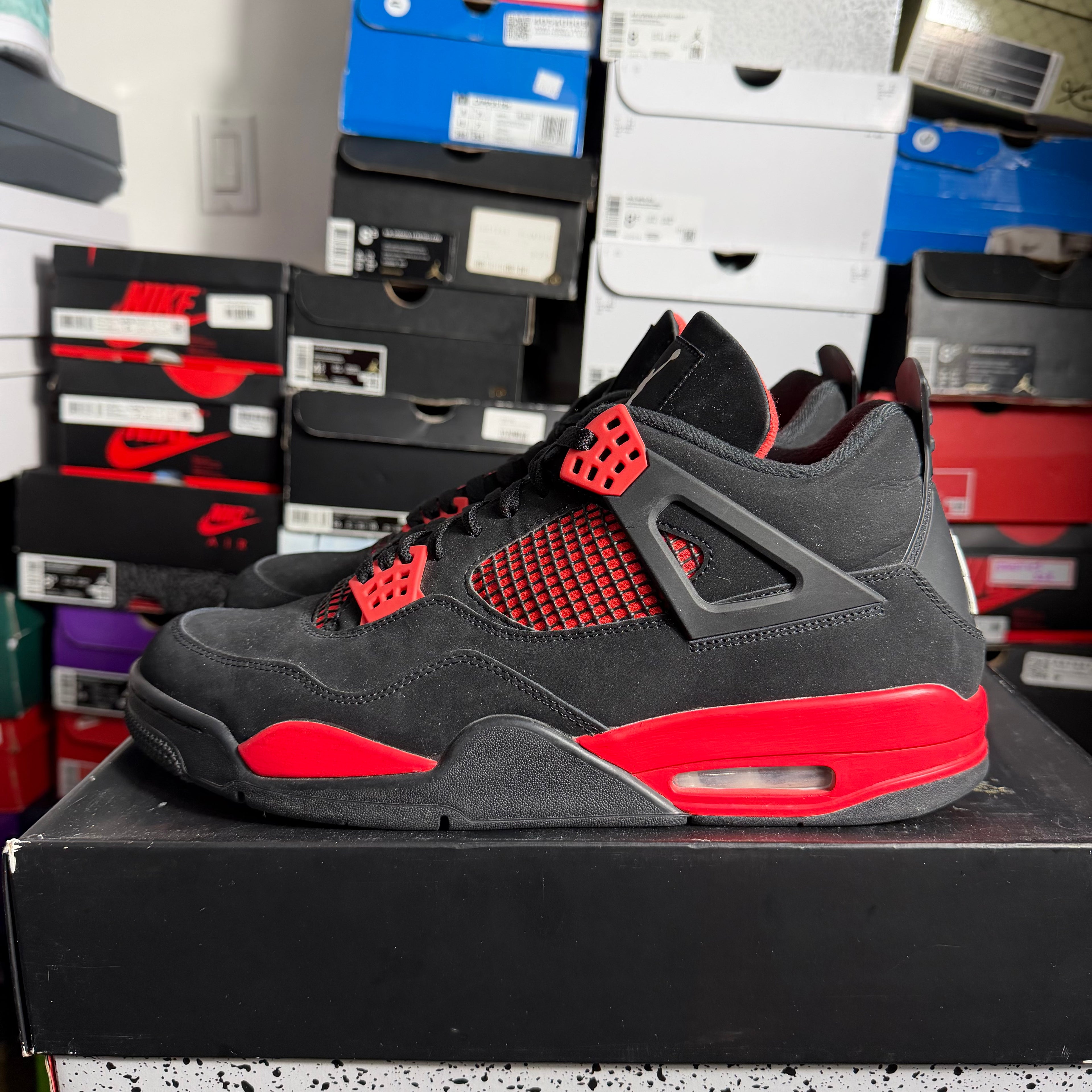 Jordan 4 Retro Red Thunder (Preowned)