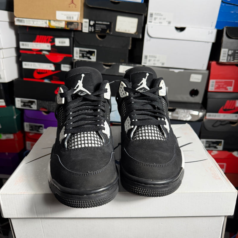 Jordan 4 Retro White Thunder (Preowned)