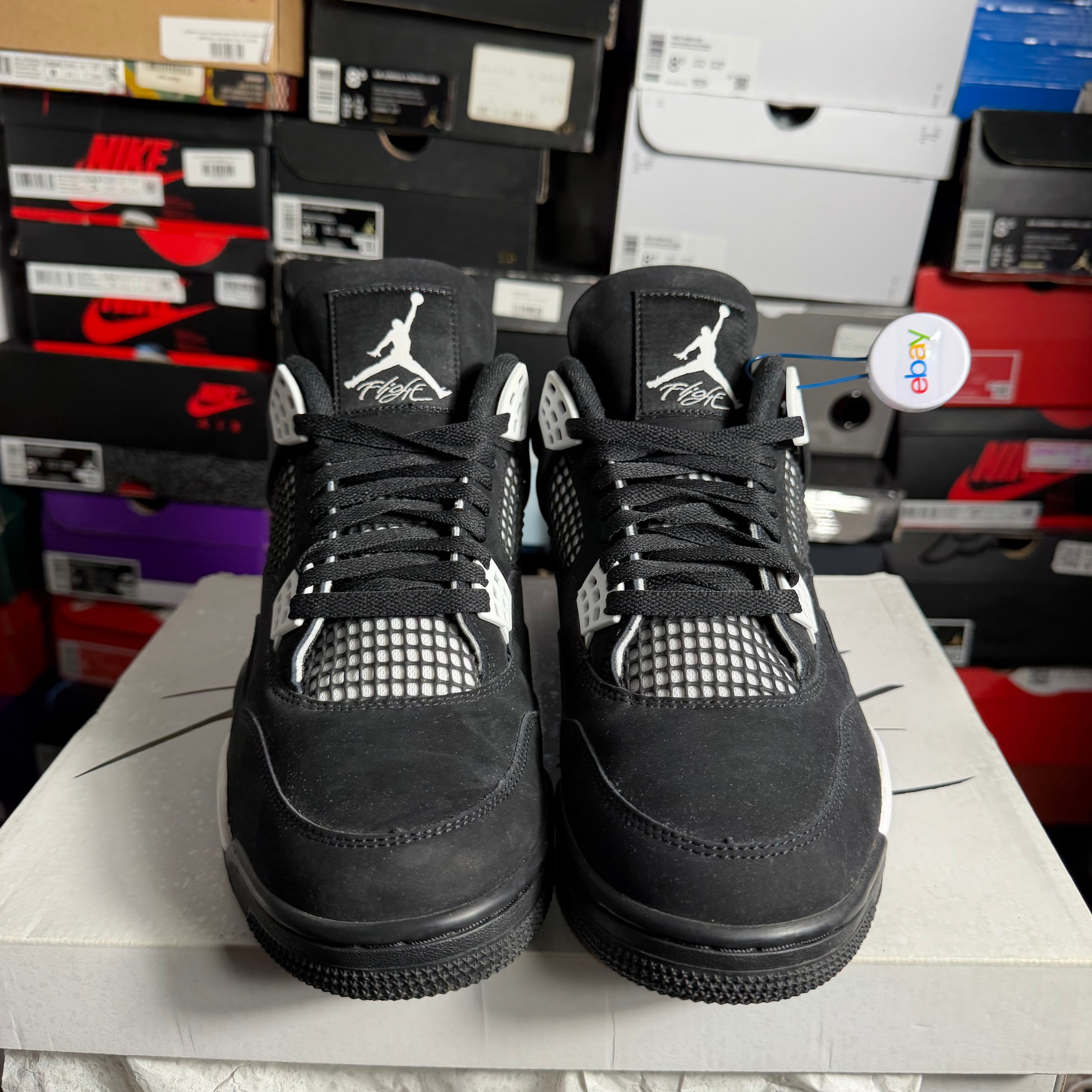 Jordan 4 Retro White Thunder (Preowned)