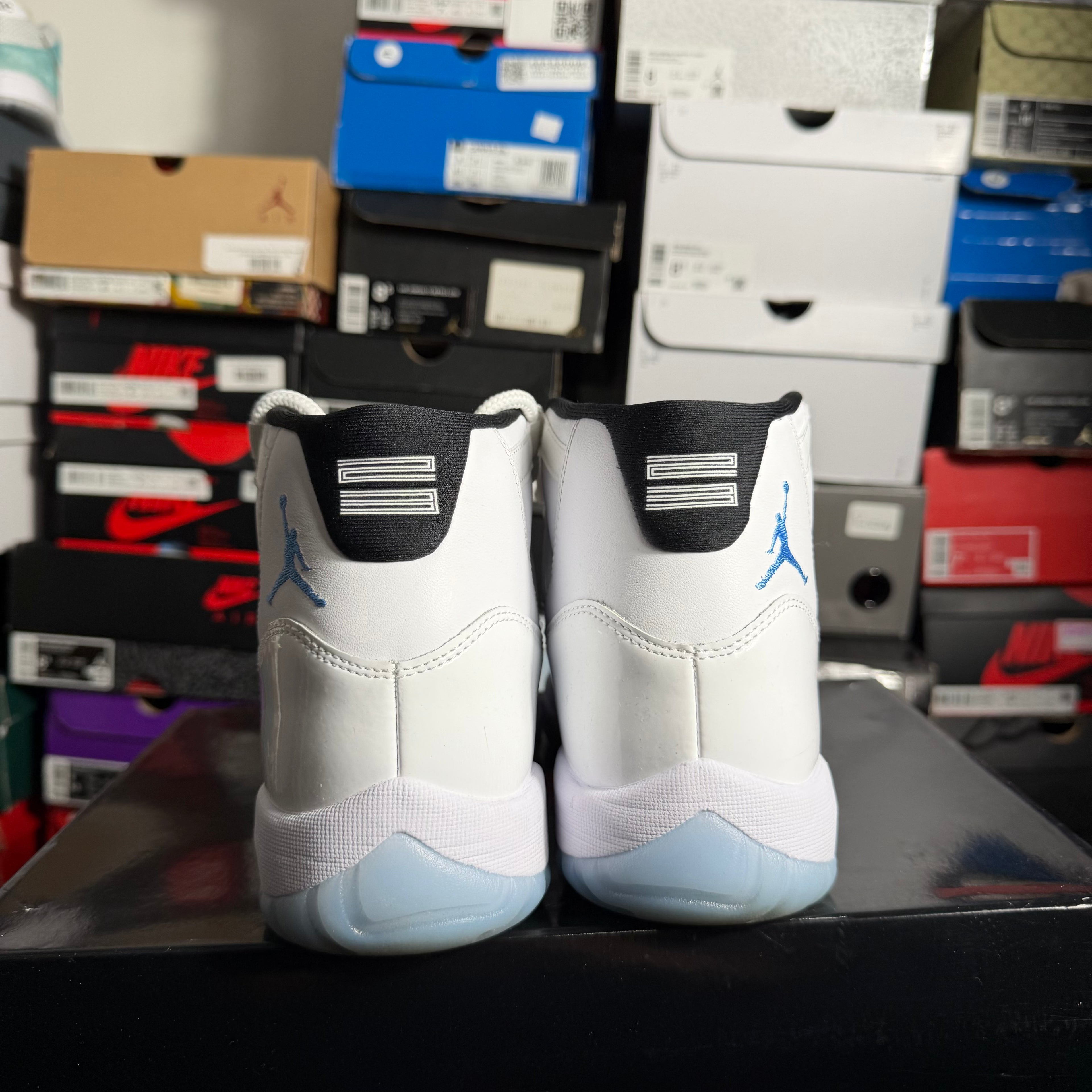 Jordan 11 Retro Legend Blue (2024) (Preowned)