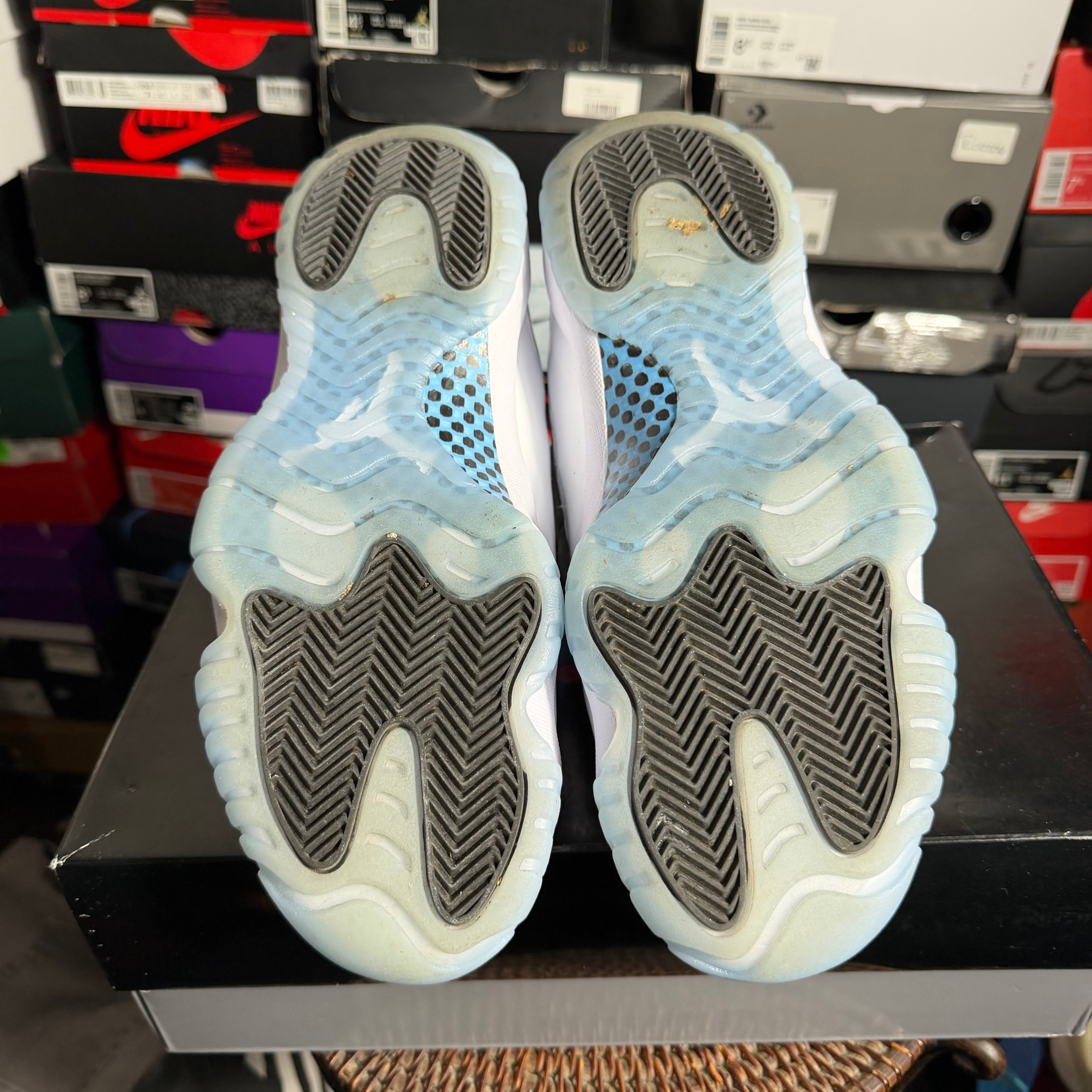 Jordan 11 Retro Legend Blue (2024) (Preowned)
