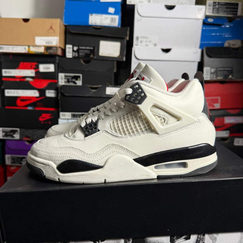 Jordan 4 Retro OG Flight Club (Preowned)