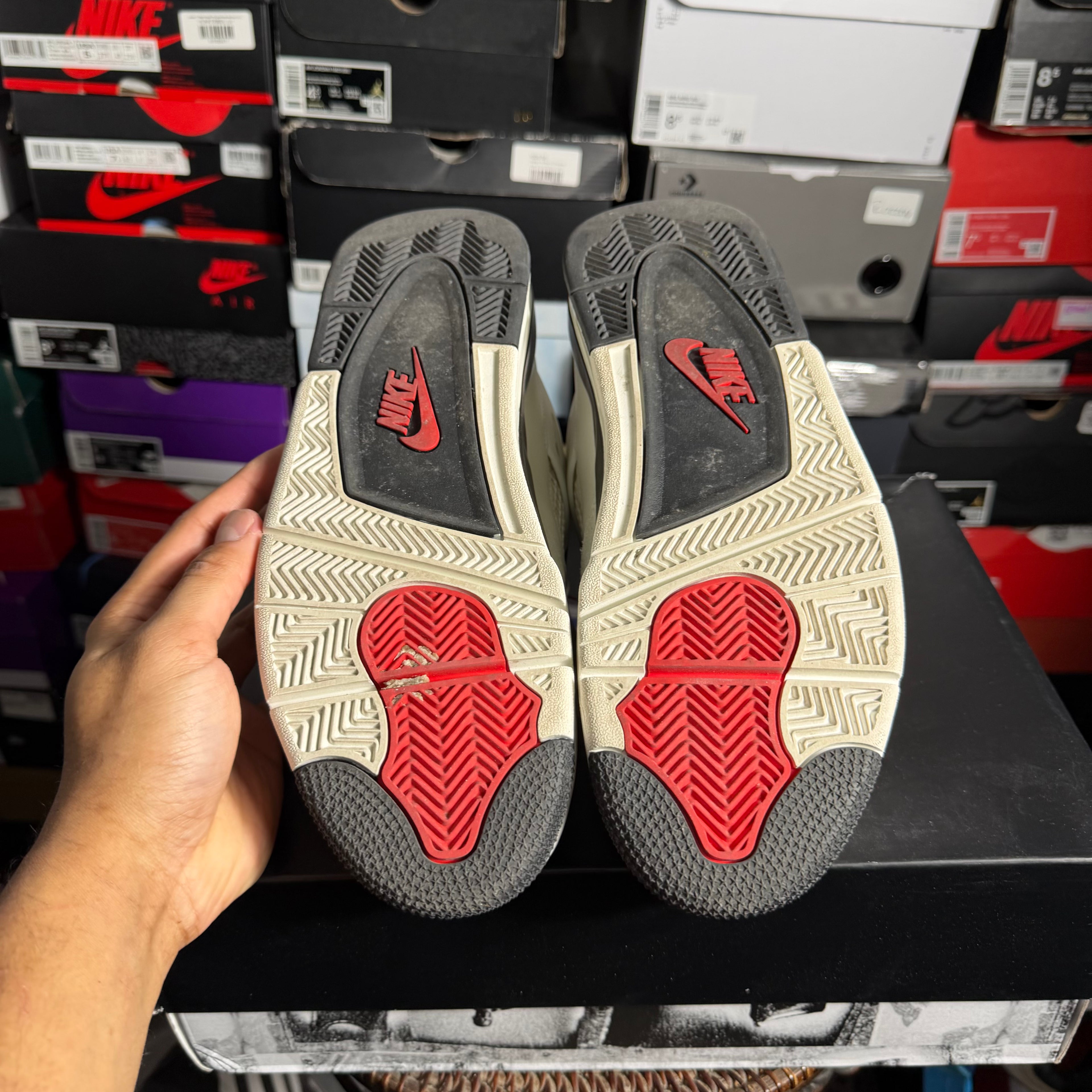 Jordan 4 Retro OG Flight Club (Preowned)