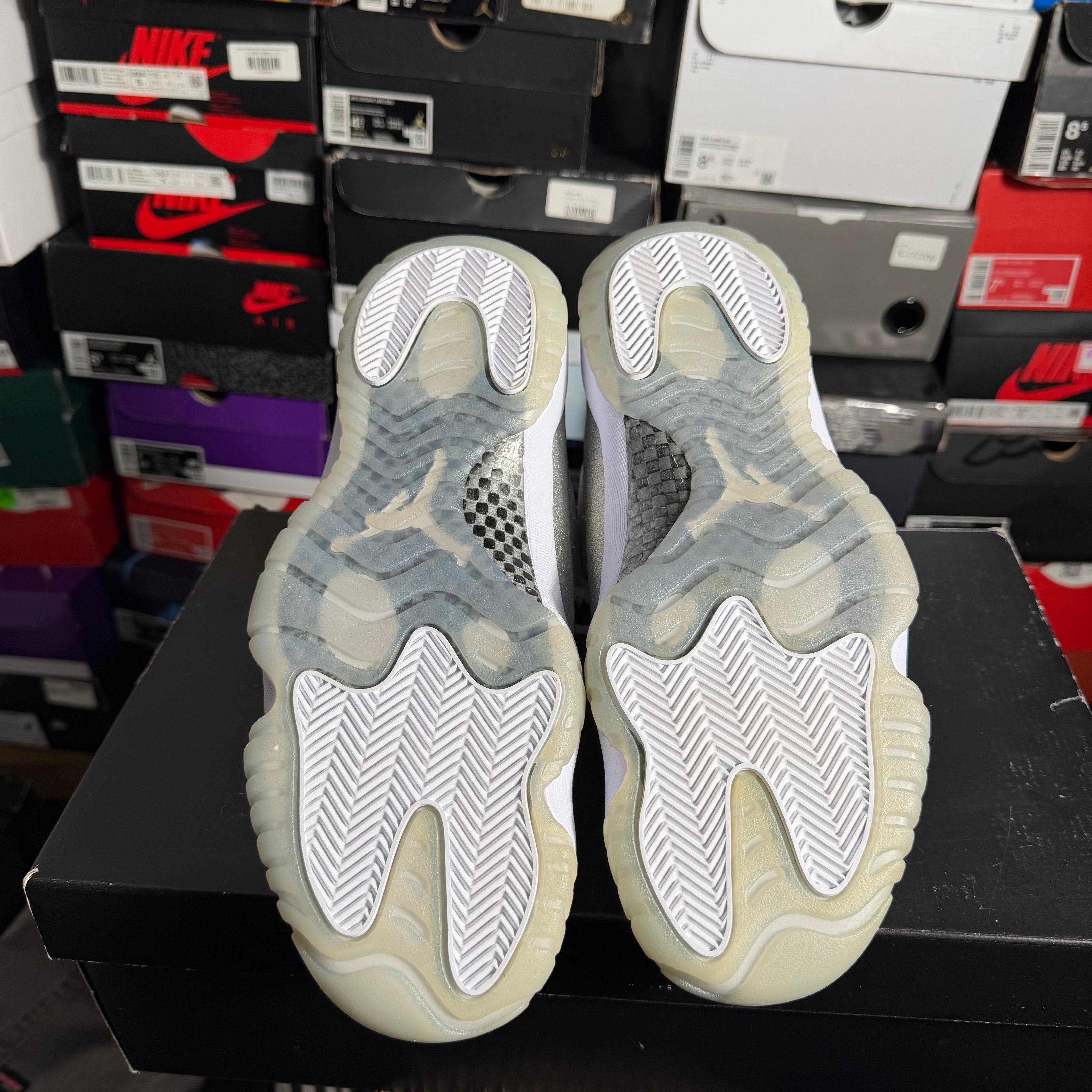 Jordan 11 Retro White Metallic Silver (Preowned)