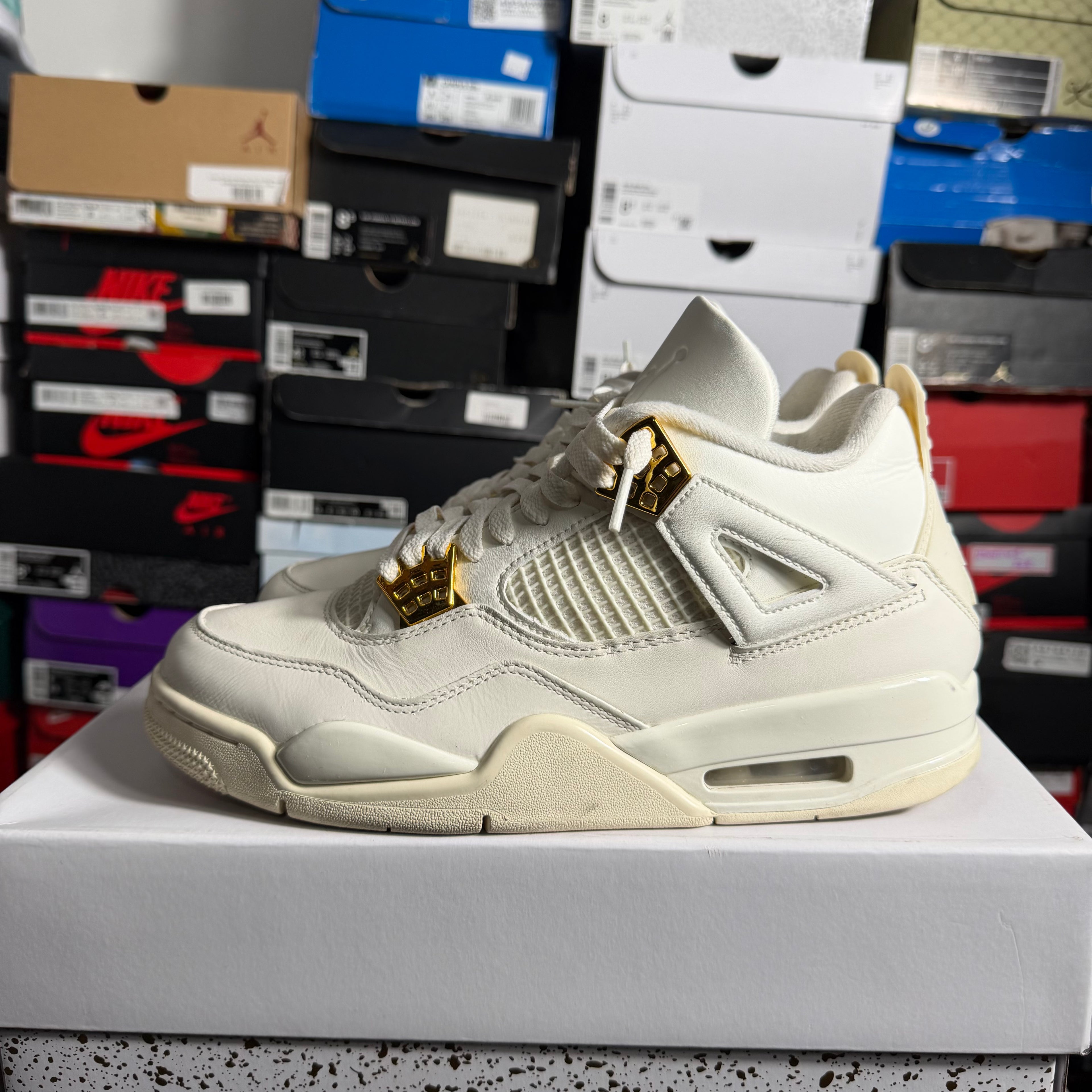 Jordan 4 Retro Metallic Gold (Preowned)