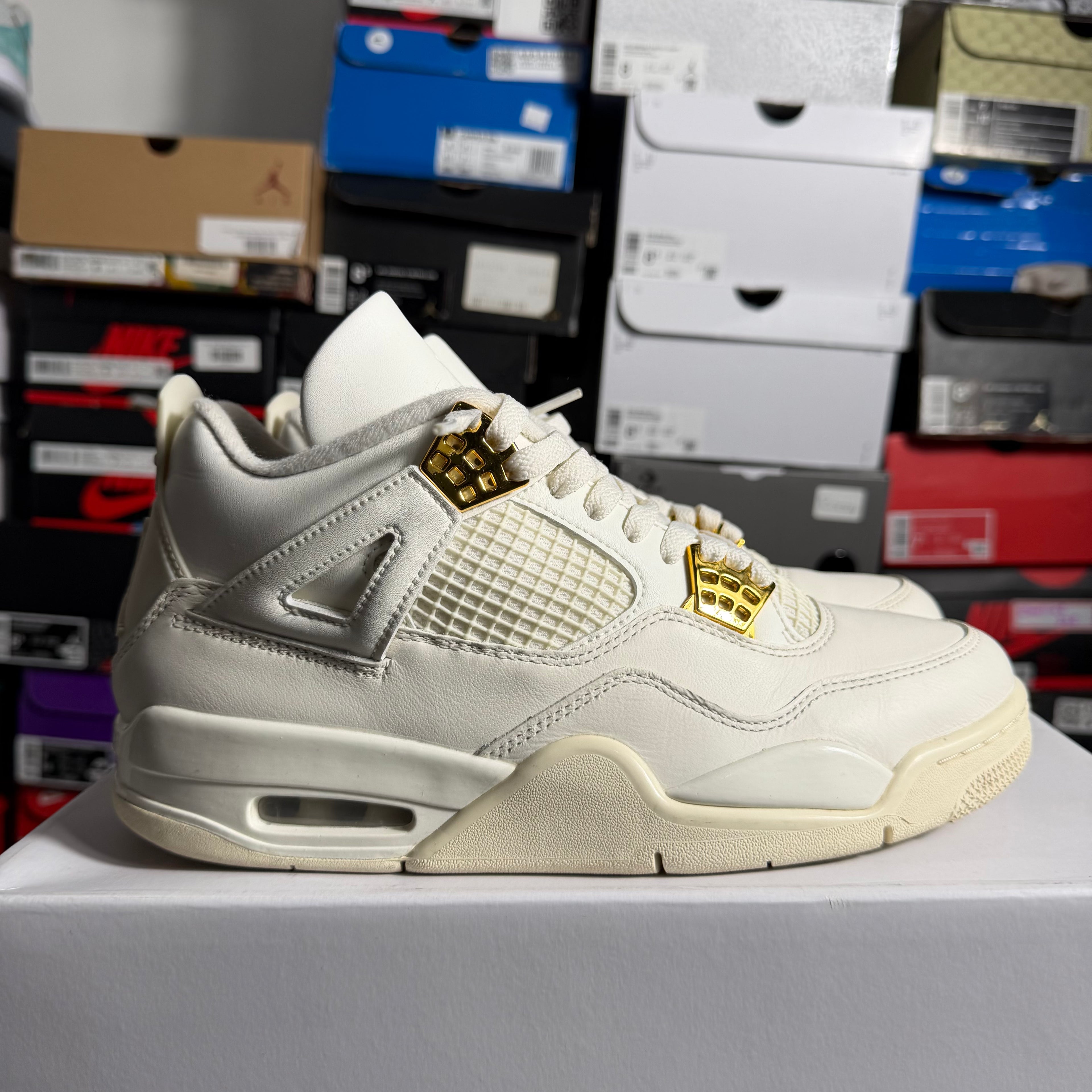 Jordan 4 Retro Metallic Gold (Preowned)