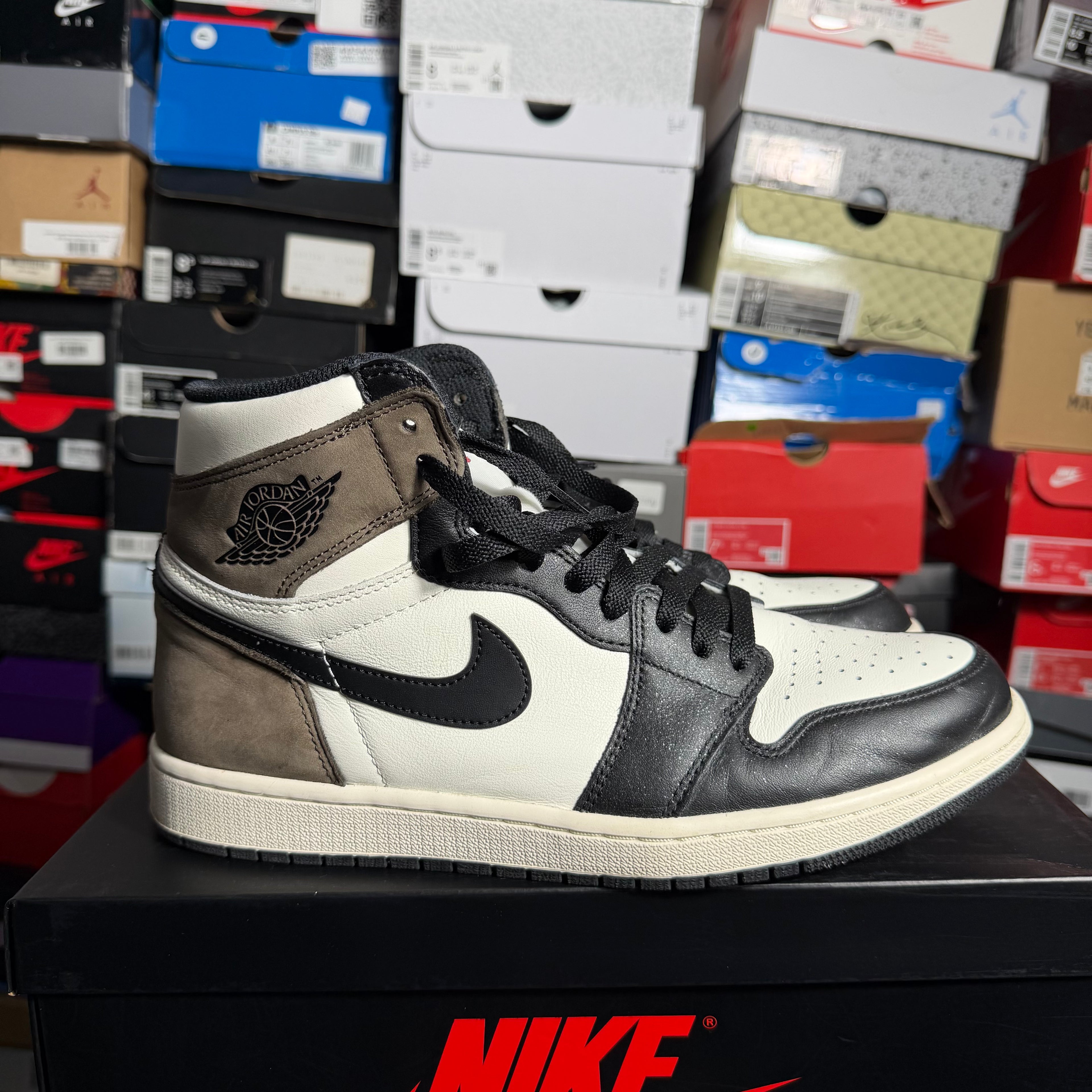 Jordan 1 Retro High Dark Mocha (Preowned)