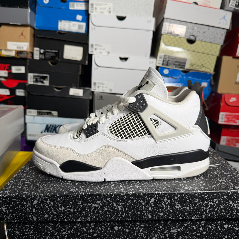 Jordan 4 Retro Military Black (Preowned)
