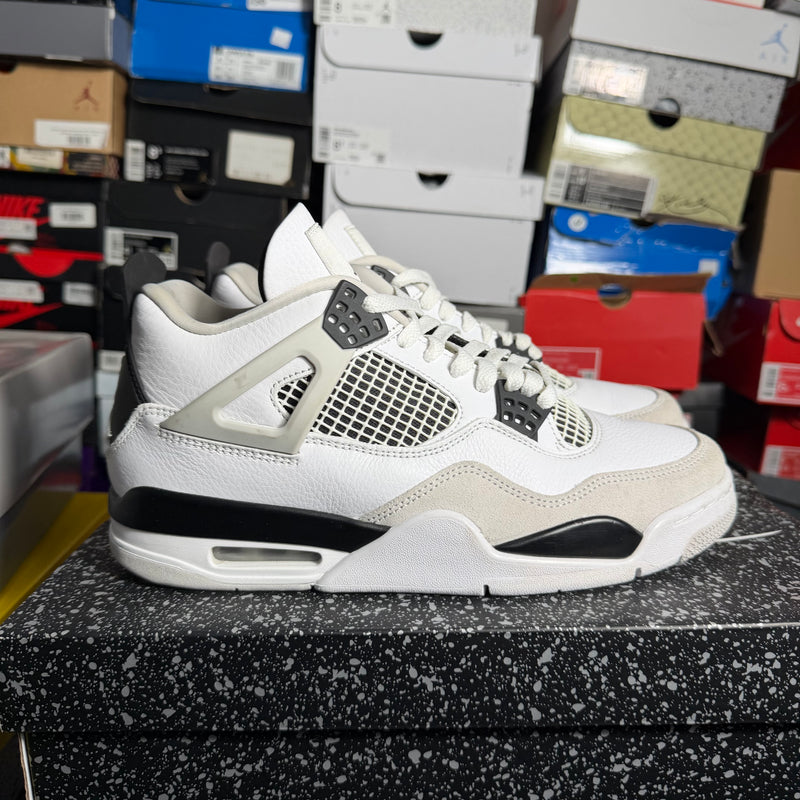 Jordan 4 Retro Military Black (Preowned)